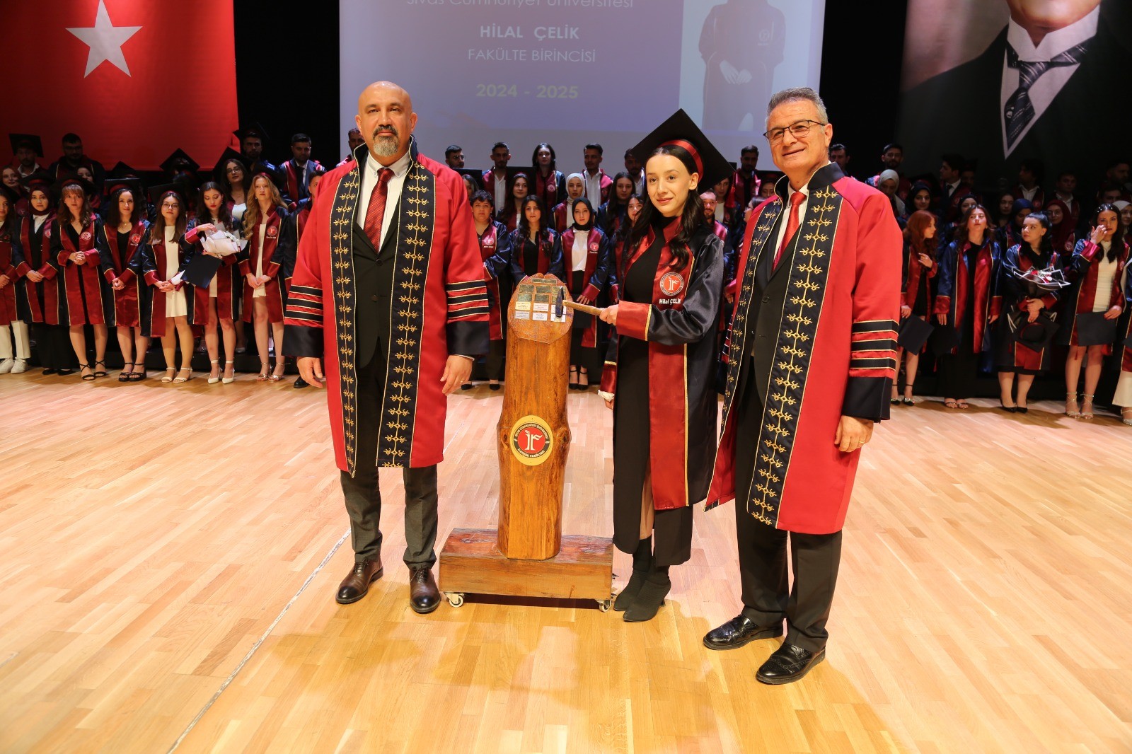 İletişimcilerde Mezuniyet Coşkusu