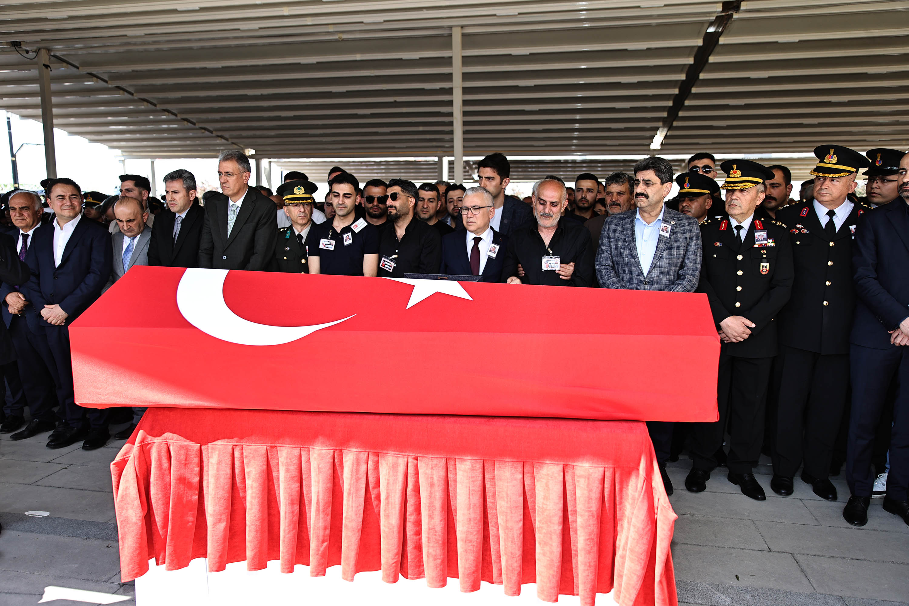 Şehit Emre Polat, Son Yolculuğuna Uğurlandı Şehit Emre Polat, Son Yolculuğuna Uğurlandı