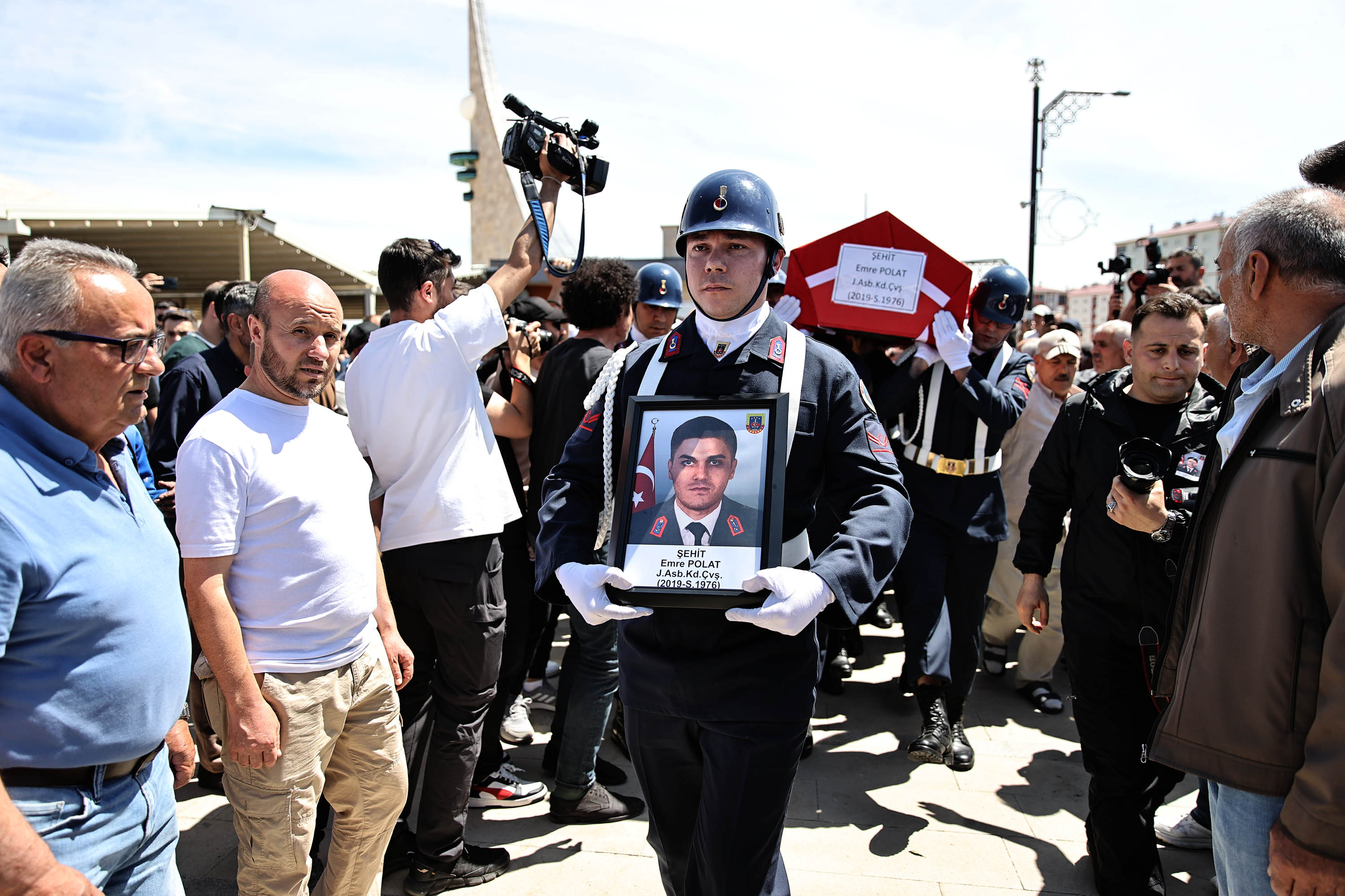 Şehit Emre Polat, Son Yolculuğuna Uğurlandı Şehit Emre Polat, Son Yolculuğuna Uğurlandı