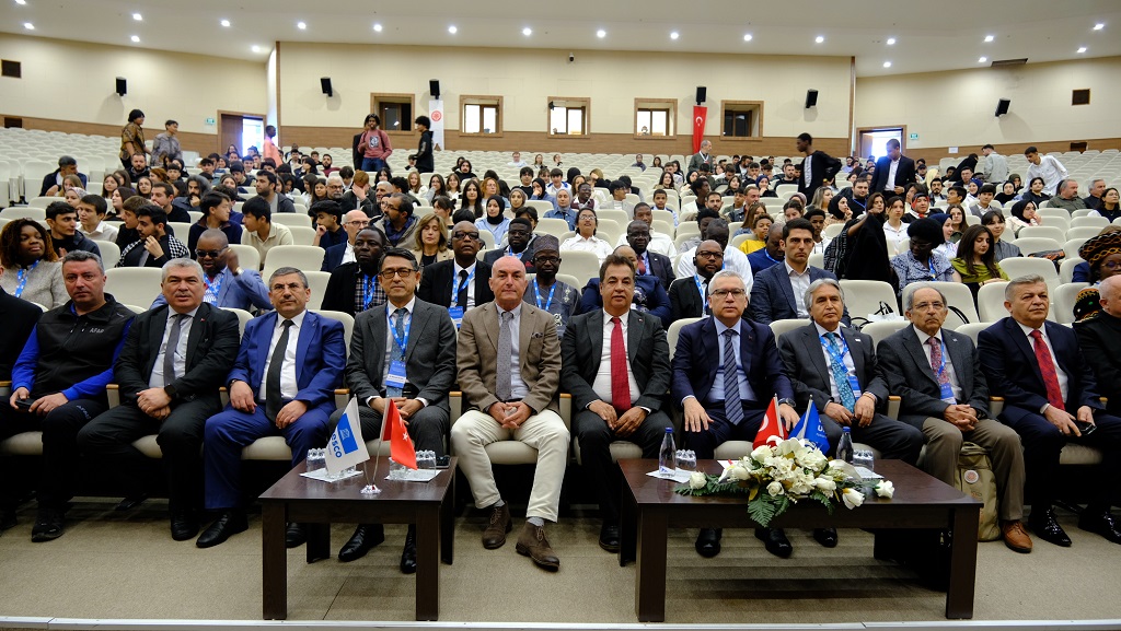 SCÜ’de Türkiye ve Afrika Gençleri Buluştu SCÜ’de Türkiye ve Afrika Gençleri Buluştu
