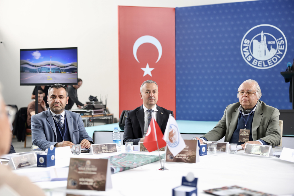 KALE PROJESİNDE ATILACAK ADIMLAR ÇALIŞTAYDA DEĞERLENDİRİLDİ KALE PROJESİNDE ATILACAK ADIMLAR ÇALIŞTAYDA DEĞERLENDİRİLDİ