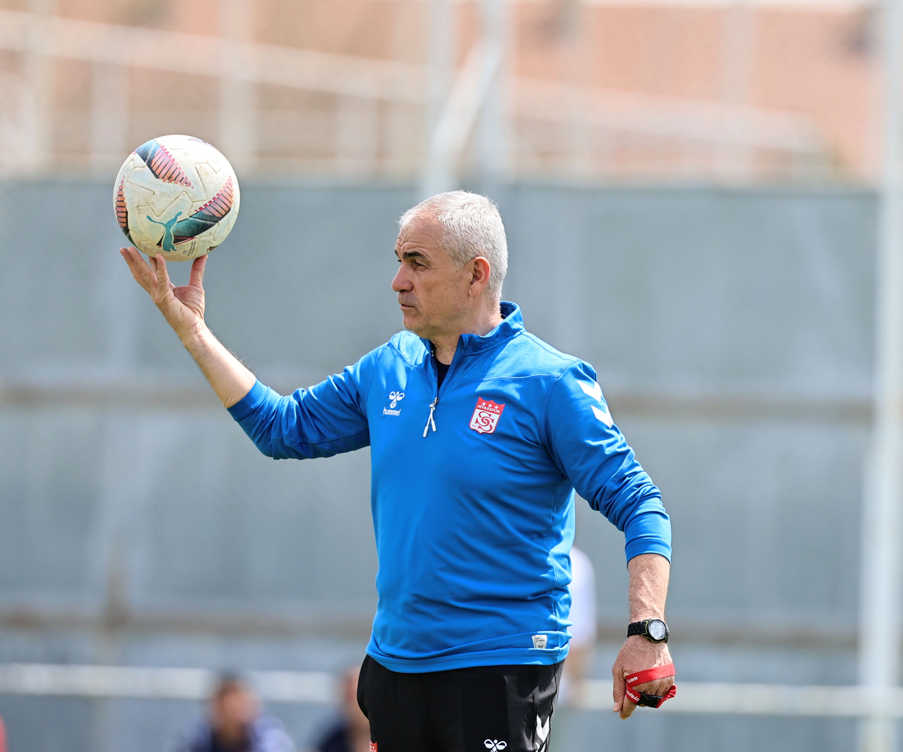 Rıza Çalımbay: Taraftarımıza Büyük İş Düşüyor