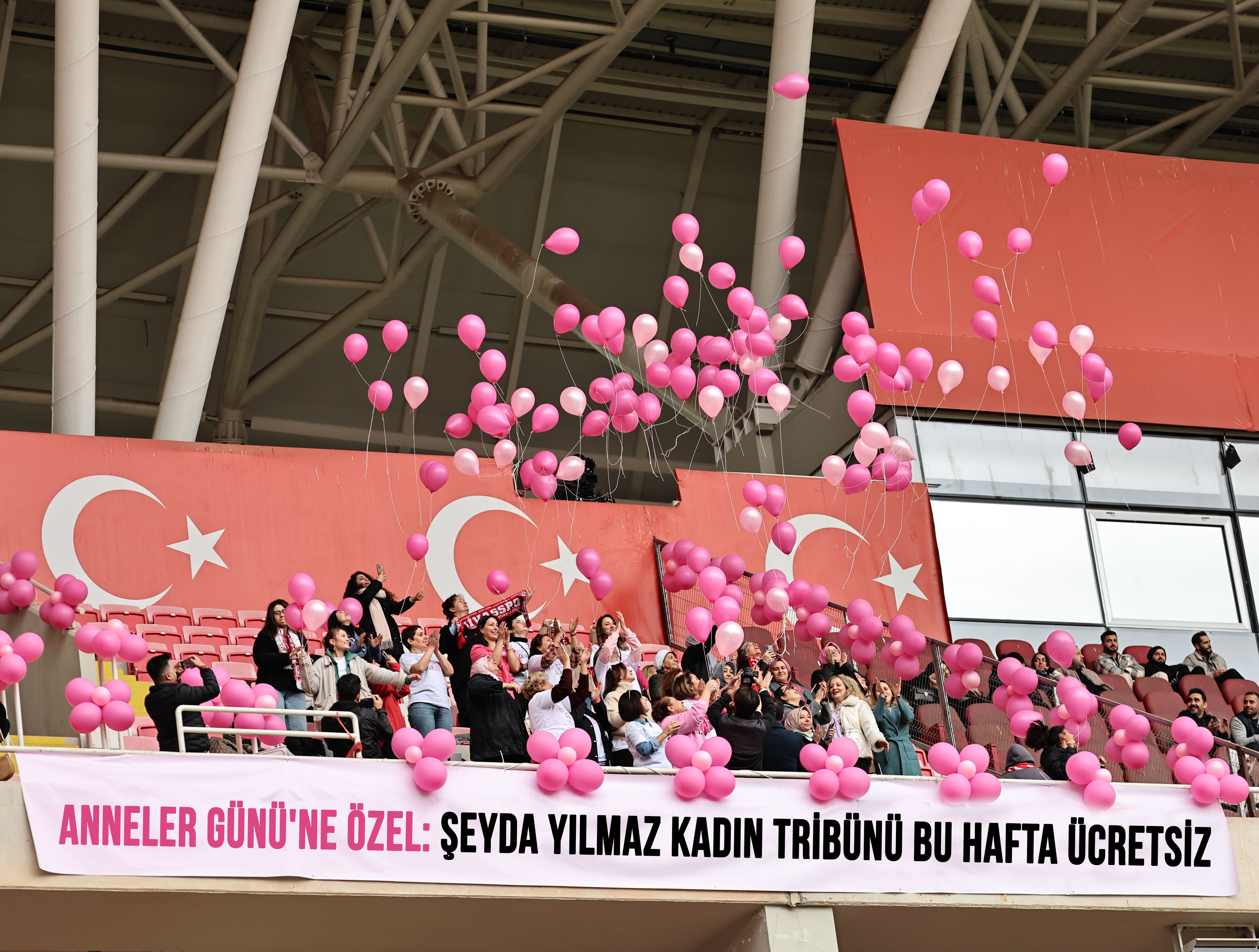 Anneler Günü'ne Özel: Şeyda Yılmaz Kadın Tribünü Bu Hafta Ücretsiz