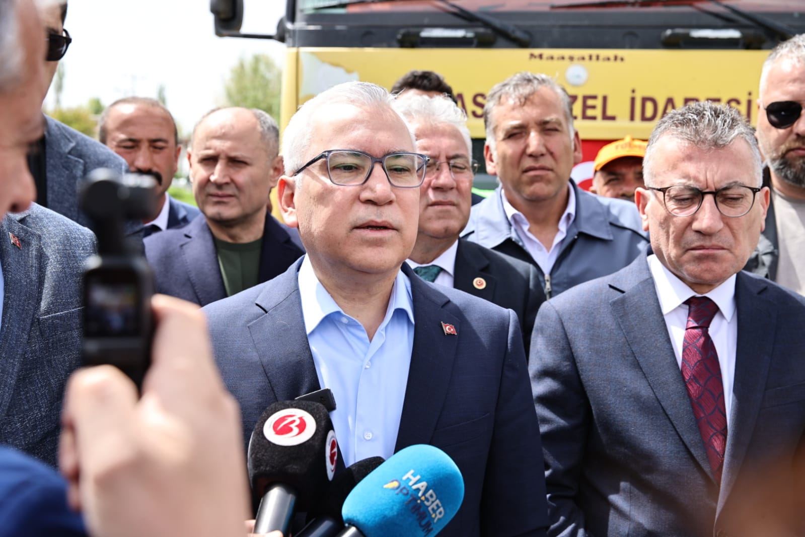 Sivas’ta Köy Yollarının Standartı Artıyor Sivas’ta Köy Yollarının Standartı Artıyor