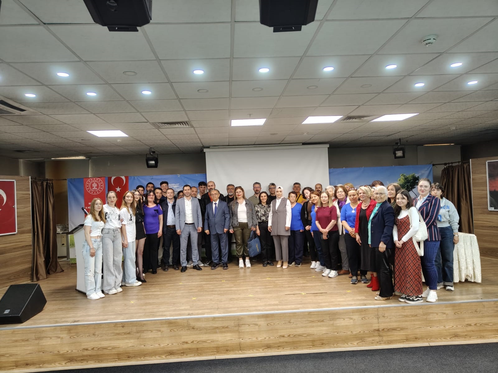 Kadına Yönelik Şiddet konulu söyleşi düzenlendi