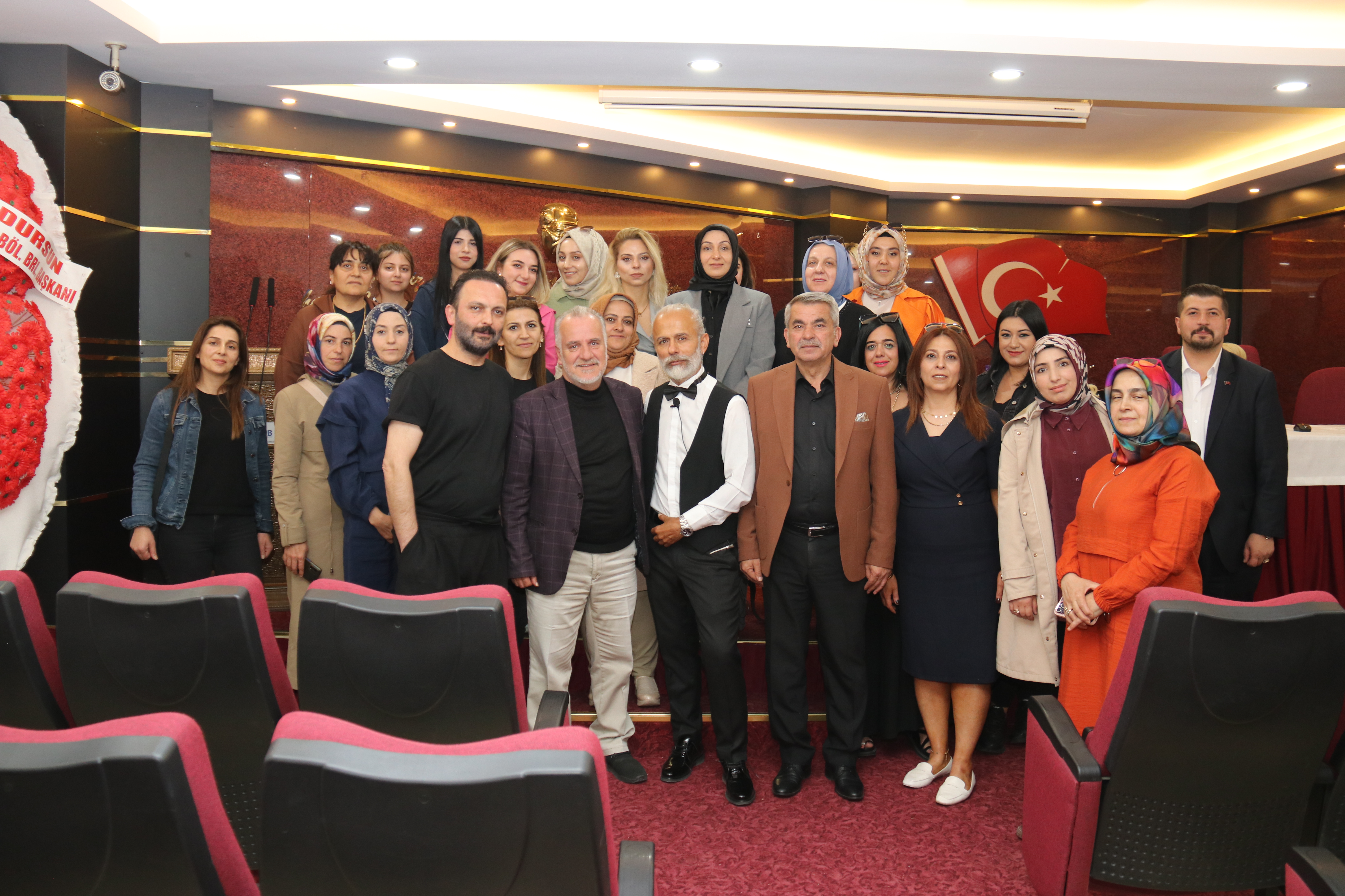 KUAFÖRLERE TOPUZ EĞİTİMİ VERİLDİ KUAFÖRLERE TOPUZ EĞİTİMİ VERİLDİ