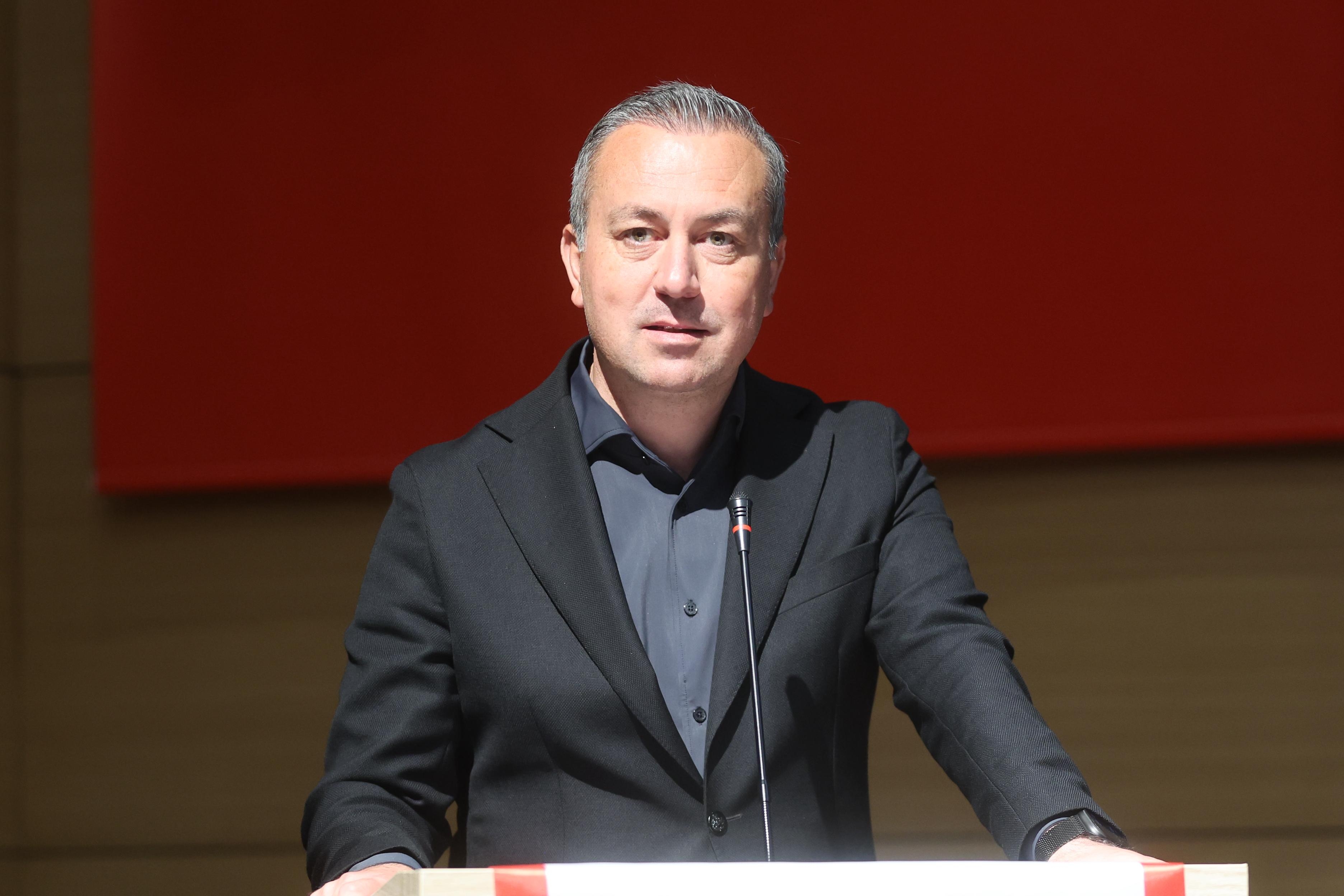 "Sivas Maarif Orkestrası" ilk konserini gerçekleştirdi. "Sivas Maarif Orkestrası" ilk konserini gerçekleştirdi.