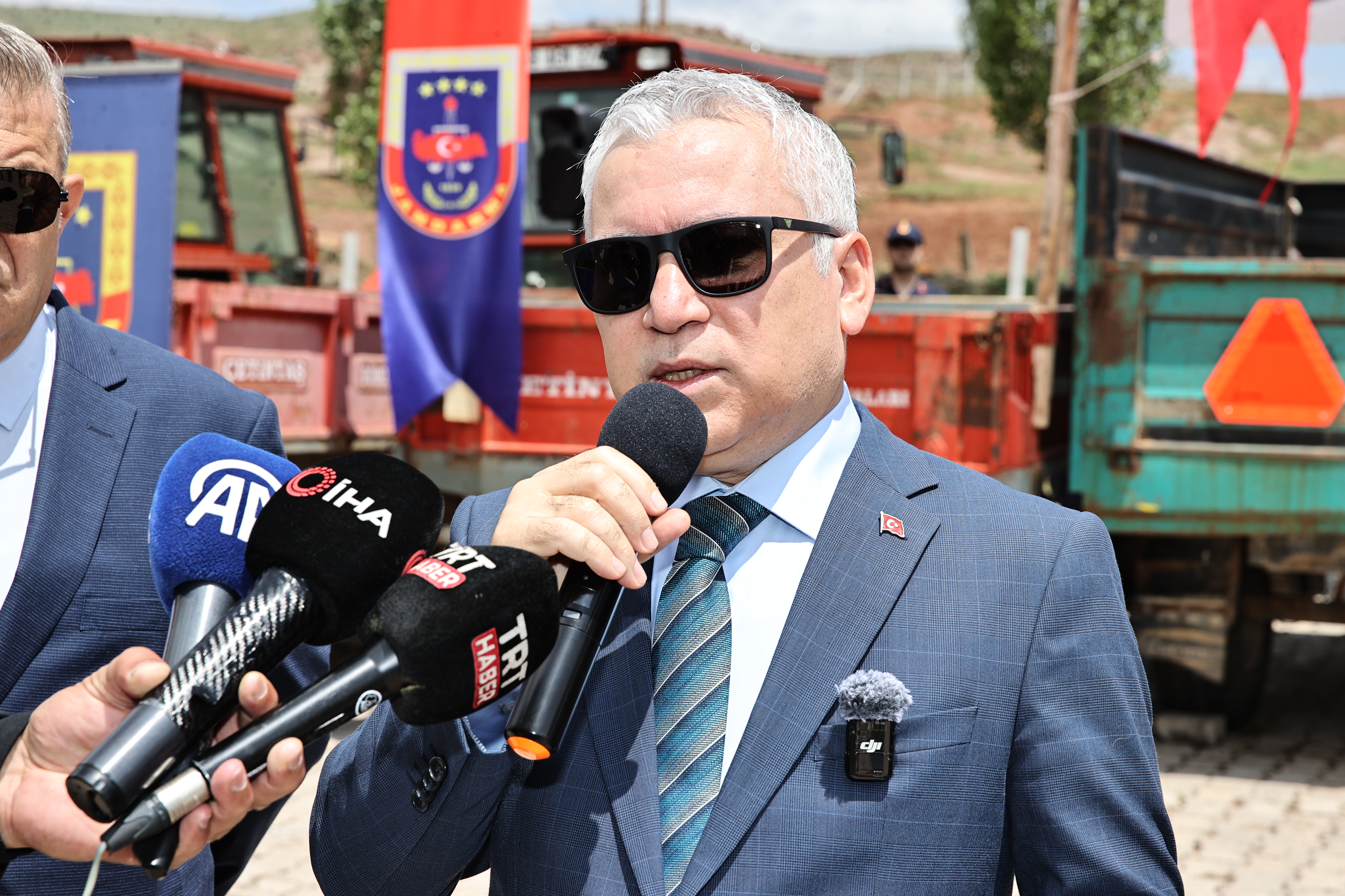 Reflektör Tak, Işık Ol, Görünür Ol