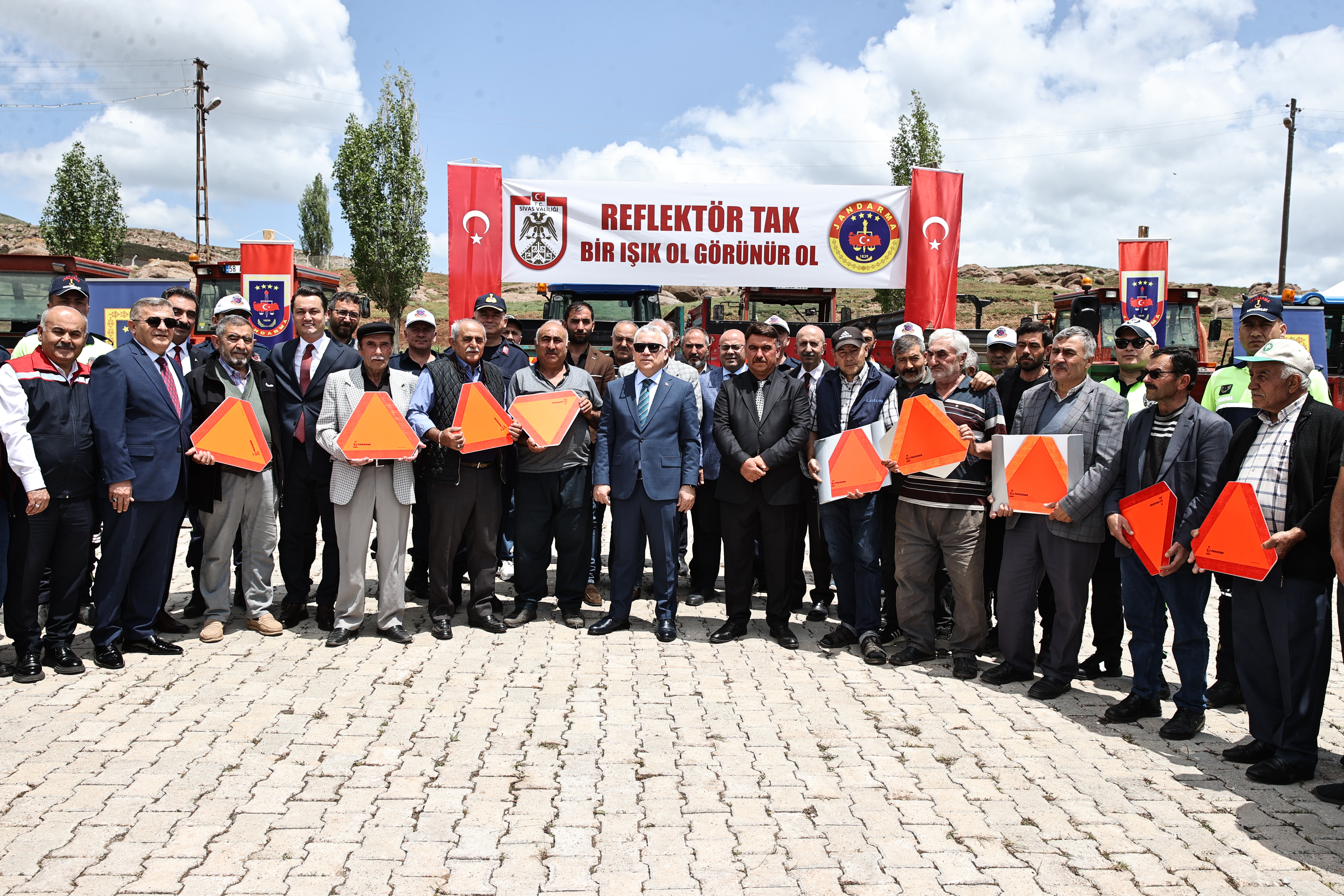 Reflektör Tak, Işık Ol, Görünür Ol