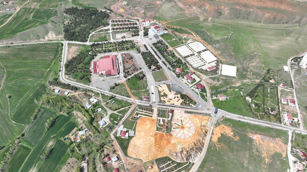 AQUAPARK TAMAM SIRA AÇIK HAVUZLARDA AQUAPARK TAMAM SIRA AÇIK HAVUZLARDA