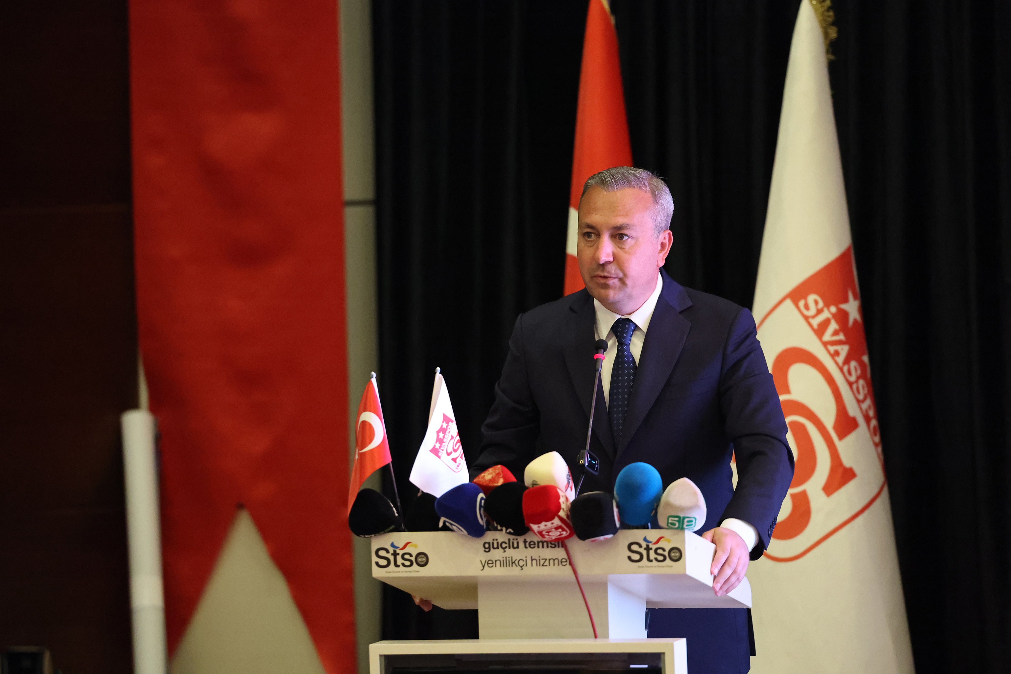 Sivassspor Kulübünün 20. Başkanı Gökhan Karagöl Oldu Sivassspor Kulübünün 20. Başkanı Gökhan Karagöl Oldu