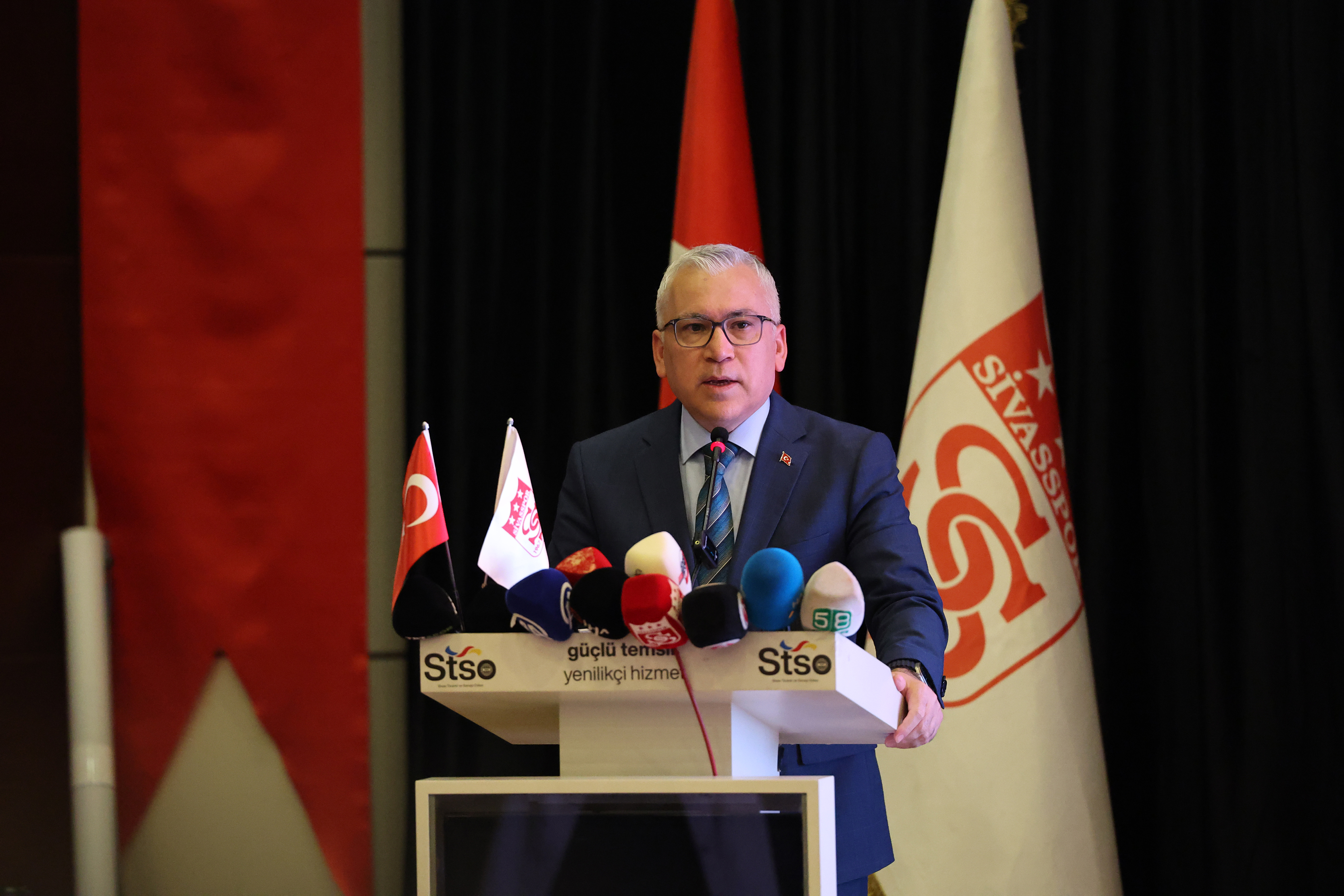 Sivassspor Kulübünün 20. Başkanı Gökhan Karagöl Oldu Sivassspor Kulübünün 20. Başkanı Gökhan Karagöl Oldu