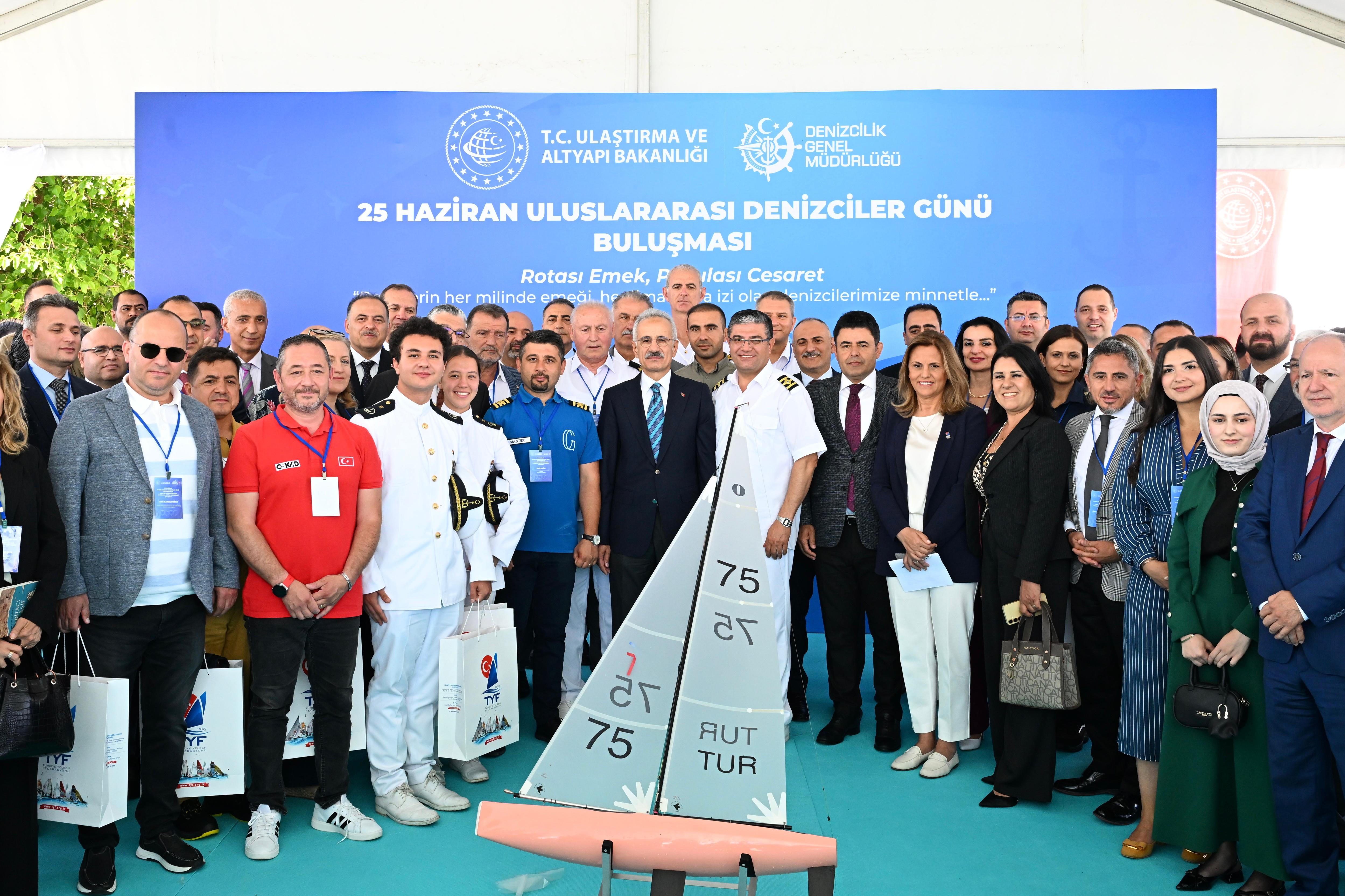 BAKAN URALOĞLU’NDAN DENİZCİLERE MÜJDE