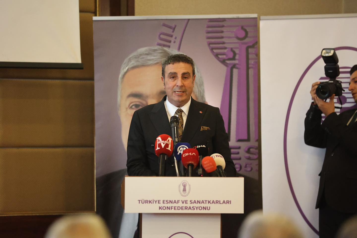 Türkiye Esnaf ve Sanatkârları Konfederasyonu öncülüğünde, Sivas Esnaf ve Sanatkârlar Odaları Birliği’nin katkılarıyla düzenlenen Sivas Bölge İstişare Toplantısı yapıldı