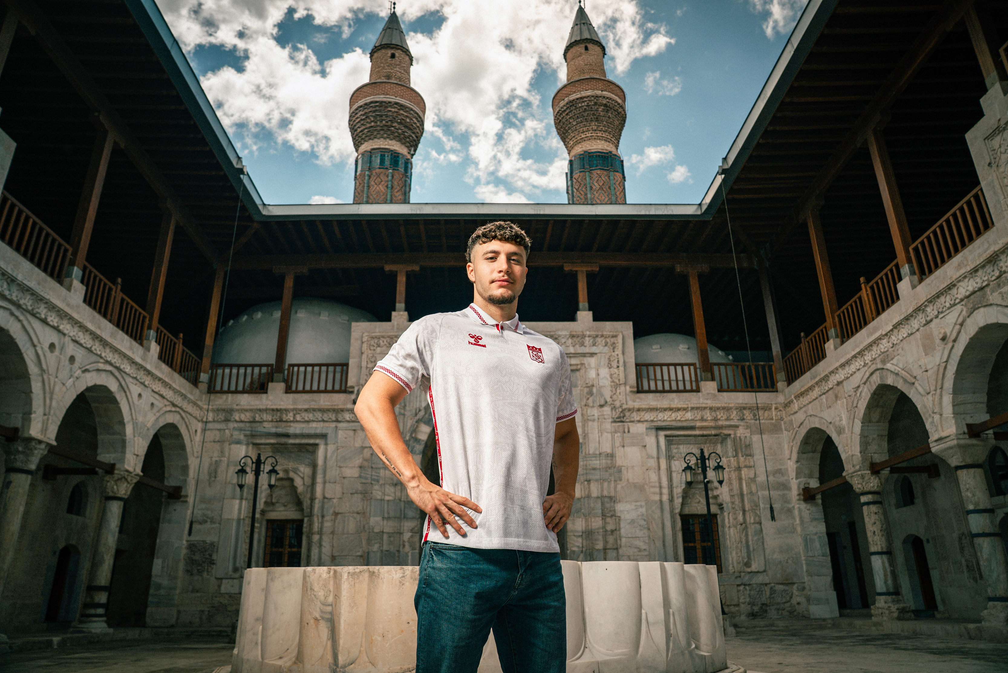 Sivasspor 2025-2026 Sezonu Formasını Tanıttı