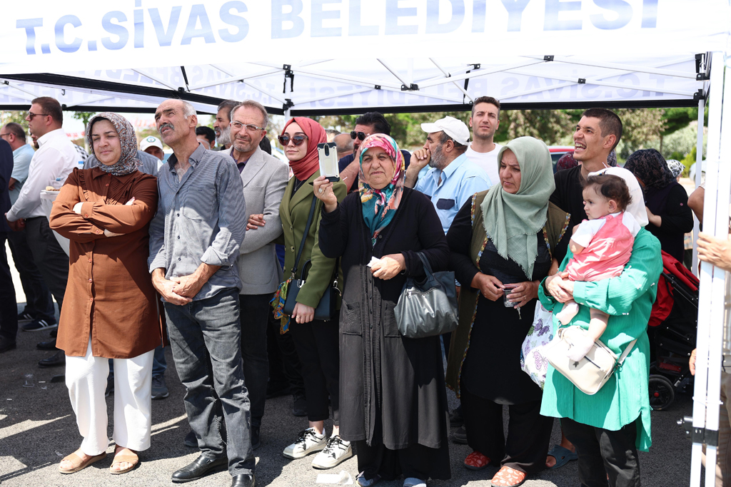 SICAK ÇERMİK’TE KADIN VE ERKEK HAVUZLAR İÇİN İLK BETON ATILDI SICAK ÇERMİK’TE KADIN VE ERKEK HAVUZLAR İÇİN İLK BETON ATILDI