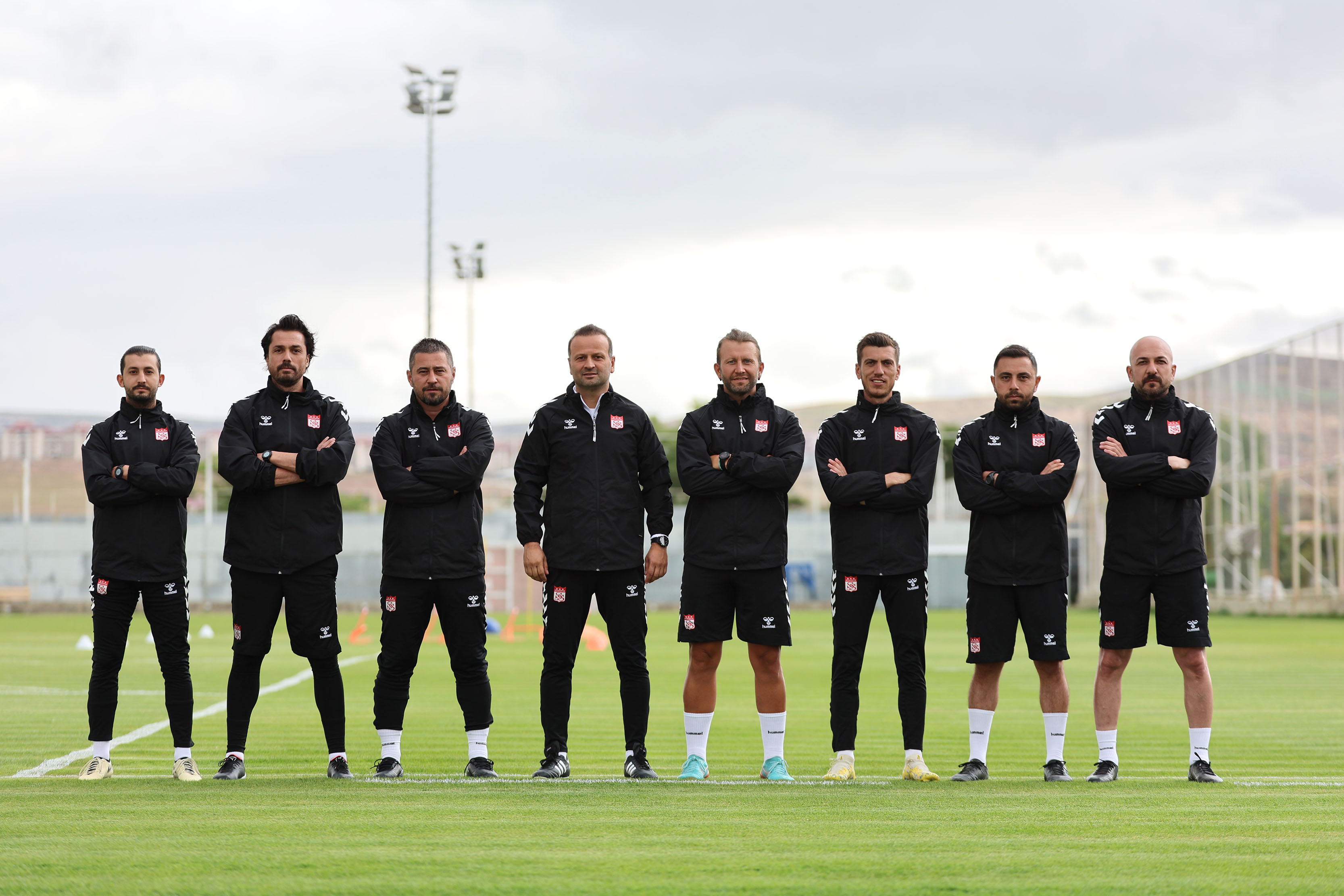 Vali Yılmaz Şimşek, Akıncılar'ı Ziyaret Etti Vali Yılmaz Şimşek, Akıncılar'ı Ziyaret Etti