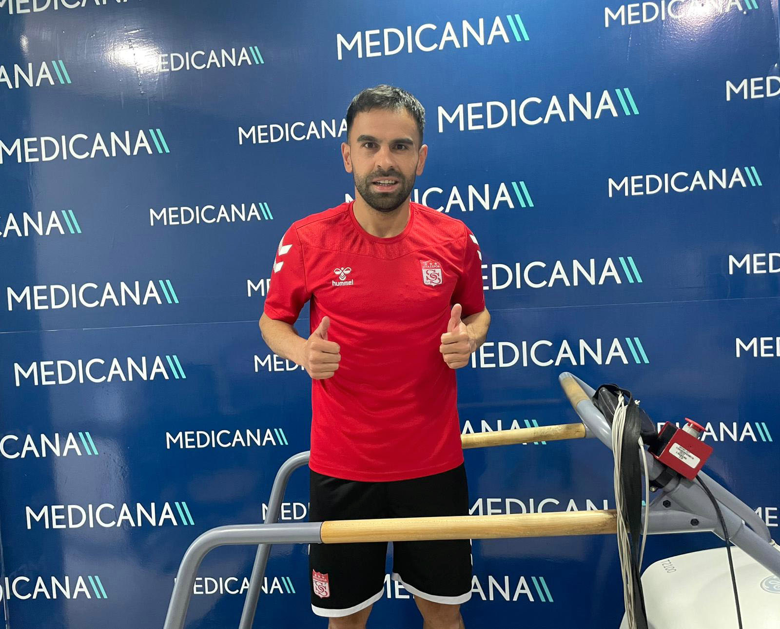 Futbolcular Medicana'da Sağlık Kontrolünden Geçti Futbolcular Medicana'da Sağlık Kontrolünden Geçti