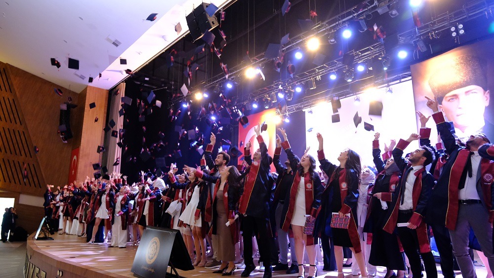 SCÜ’den Sağlık Dünyasına Yeni Kahramanlar SCÜ’den Sağlık Dünyasına Yeni Kahramanlar