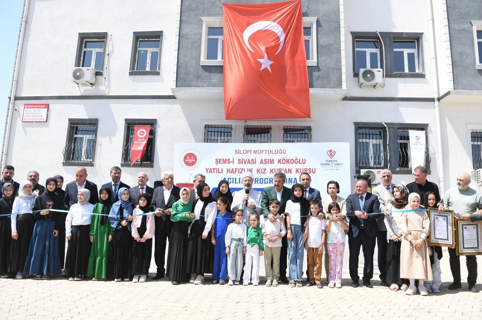 Silopi Şems-i Sivasî Asım Kökoğlu Yatılı Hafızlık Kız Kur'an Kursu Dualarla Açıldı