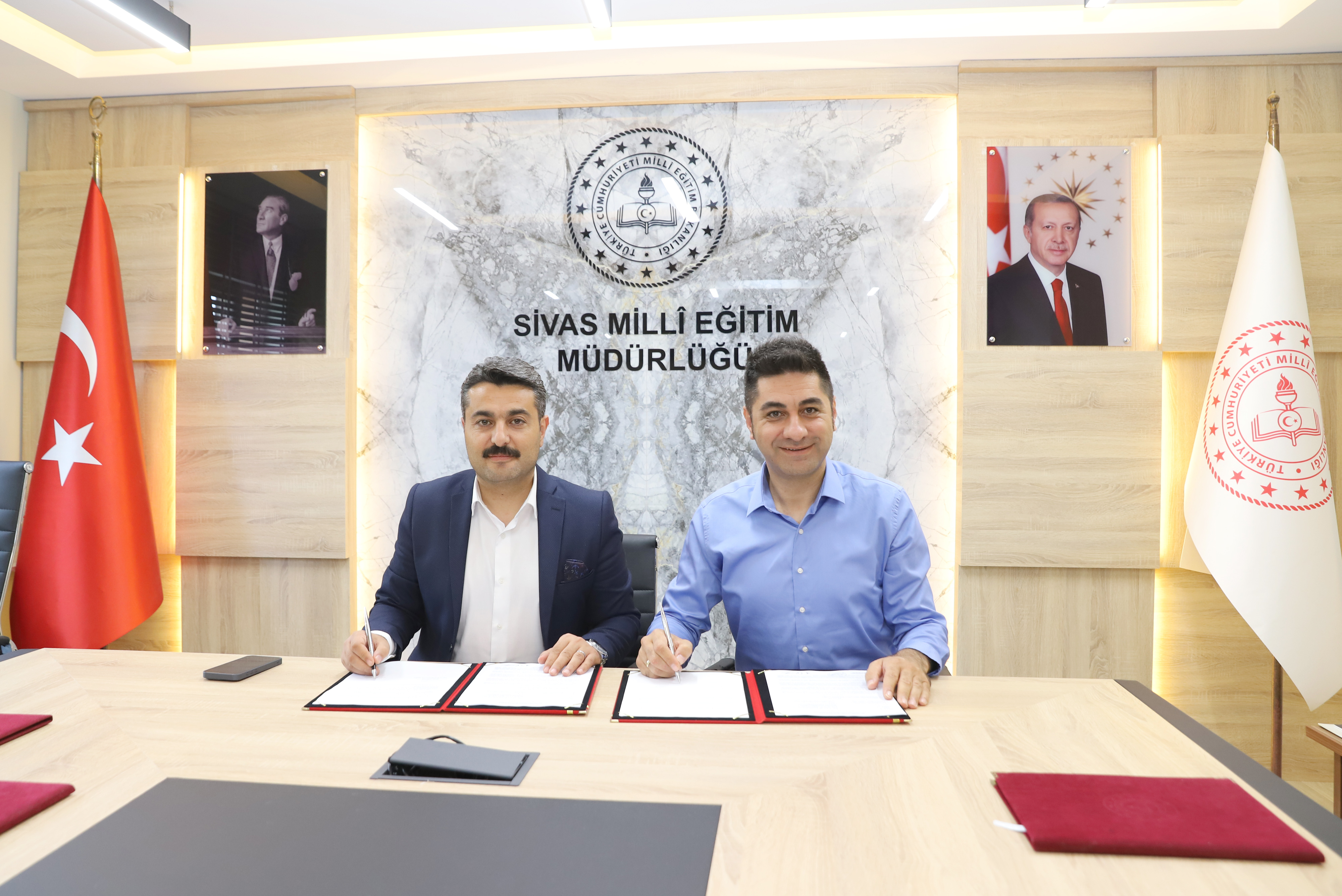 Millî Eğitim Müdürlüğüne bağlı il merkezindeki tüm okul ve kurumlar ile 16 ilçe millî eğitim müdürlüğünde kadrolu ve sözleşmeli personelin maaş ve diğer ödemelerine ilişkin promosyon ihalesi