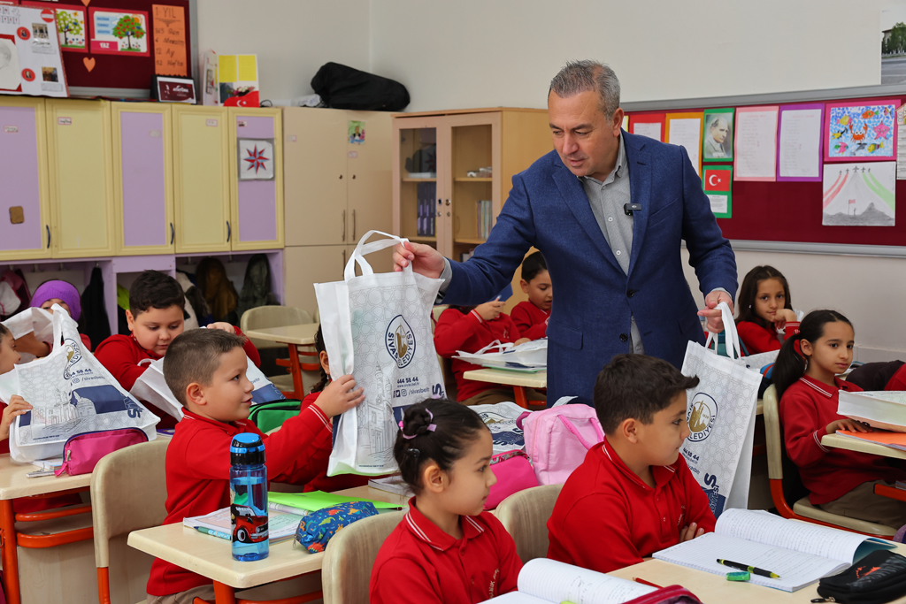 DAR GELİRLİ AİLELERİN ÖĞRENCİLERİNE NAKİT KIRTASİYE DESTEĞİ DAR GELİRLİ AİLELERİN ÖĞRENCİLERİNE NAKİT KIRTASİYE DESTEĞİ