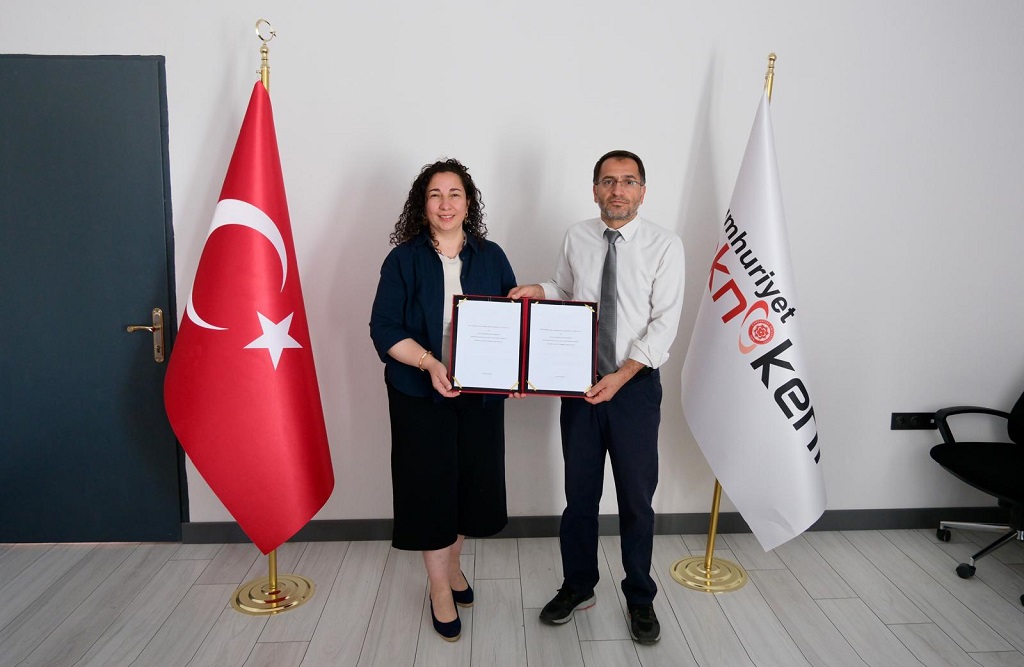 CÜTAM ve Cumhuriyet Teknokent Arasında İş Birliği Protokolü CÜTAM ve Cumhuriyet Teknokent Arasında İş Birliği Protokolü