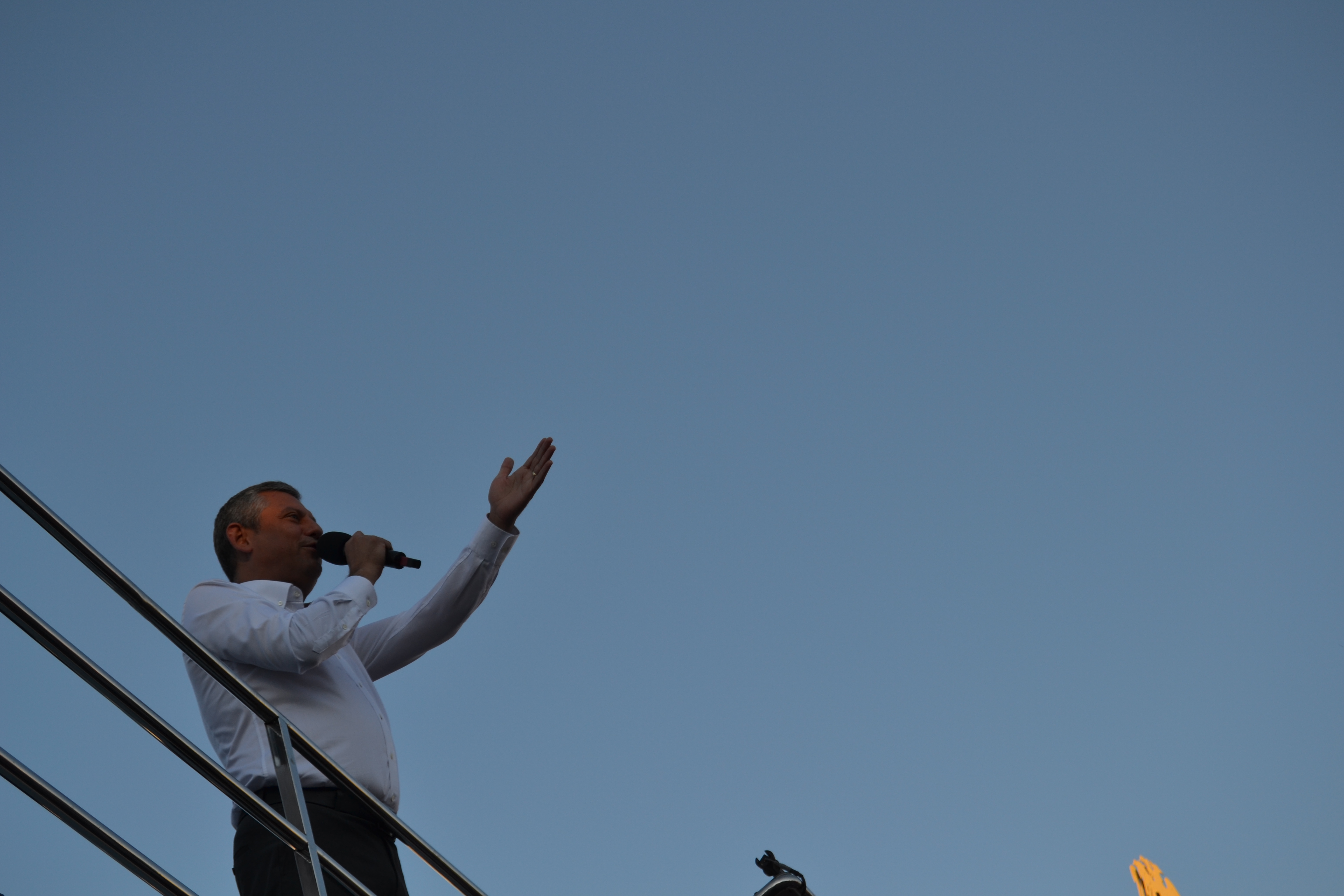 CHP Genel Başkanı Özgür Özel""Daha İsrail ile ticareti kesemeyen bir iktidar var"