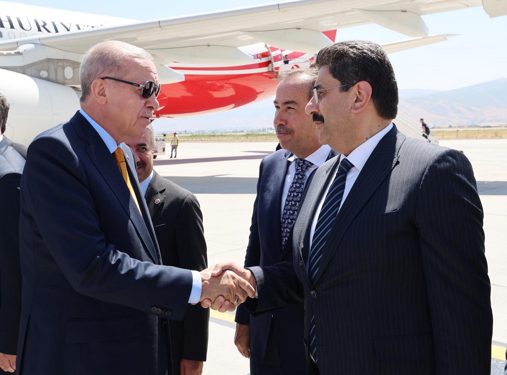 Ak Parti Sivas Milletvekili Aksu 2000 kilometre yol kat ederek yoğun bir program gerçekleştirdi