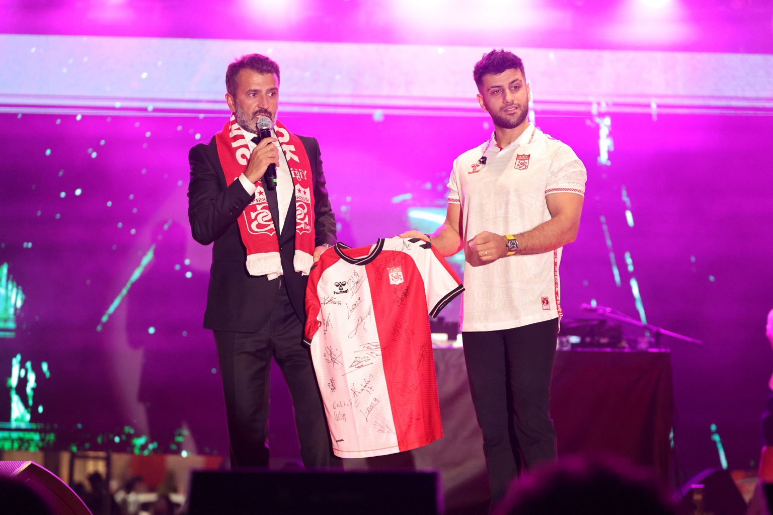 Vefa Sezonu Açılışı Muhteşem Görüntülere Sahne Oldu Vefa Sezonu Açılışı Muhteşem Görüntülere Sahne Oldu