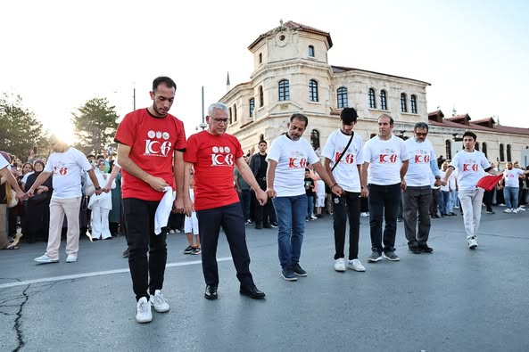 4 Eylül Etkinliklerinde 1058 Kişilik Sivas Halayı çekildi