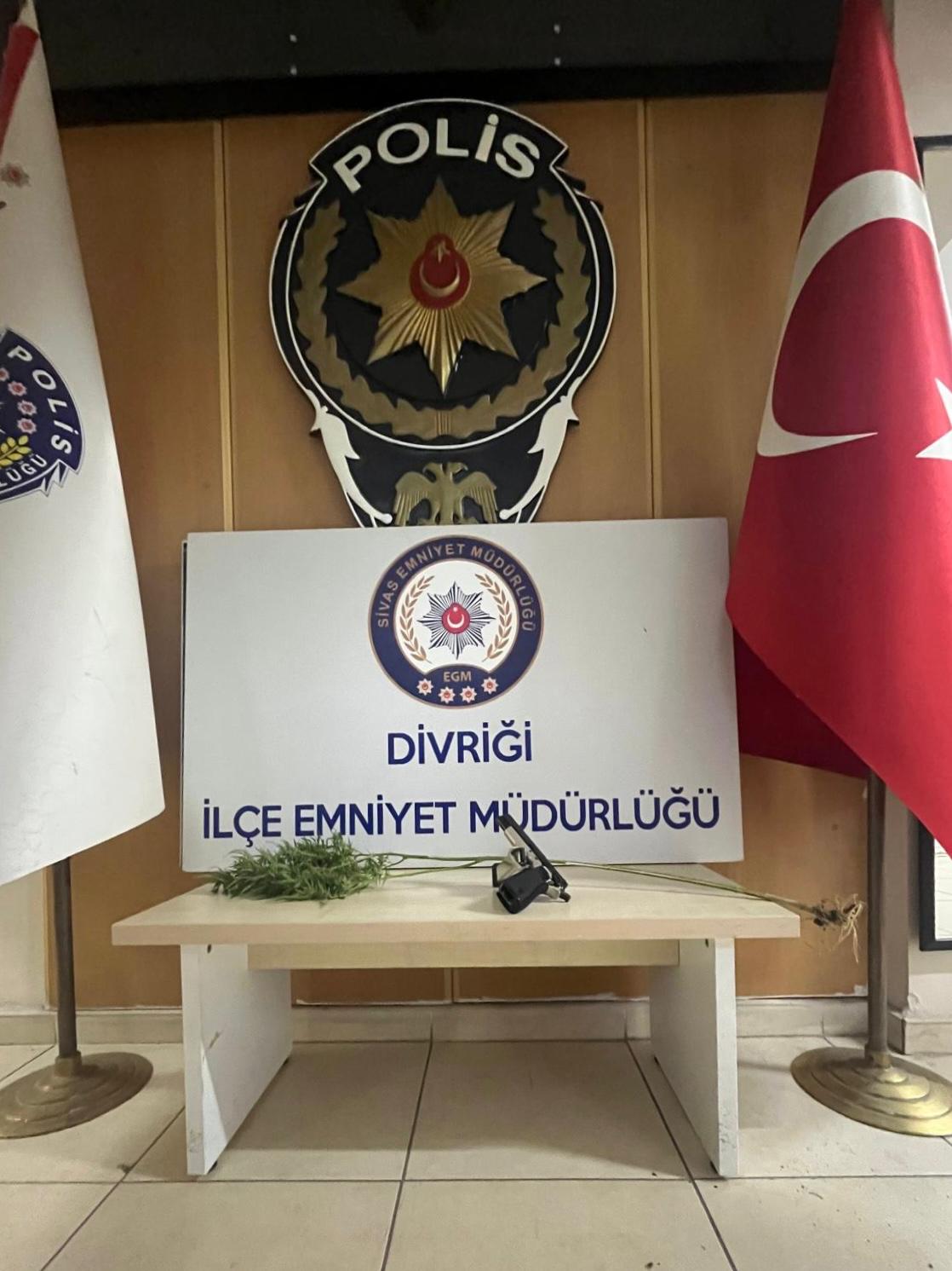DİVRİĞİ İLÇE EMNİYET MÜDÜRLÜĞÜNCE YAPILAN OPERASYONLARDA