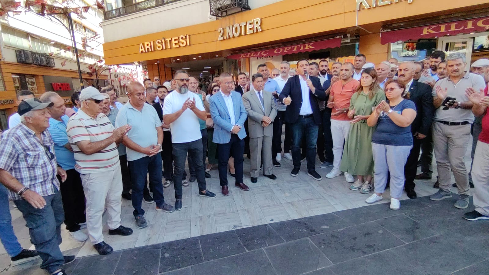 Fevzi ERCİL "Bizler, Cumhuriyet Halk Partililer olarak, hiçbir baskının, hiçbir haksız uygulamanın bizleri yolumuzdan alıkoyamayacağını buradan bir kez daha ilan ediyoruz"