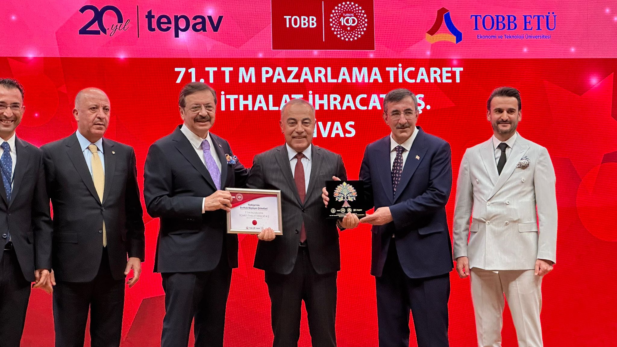 TÜRKİYE ODALAR VE BORSALAR BİRLİĞİ (TOBB)’DAN EZEL KOZMETİK – TTM PAZARLAMA A.Ş.’YE ÖDÜL