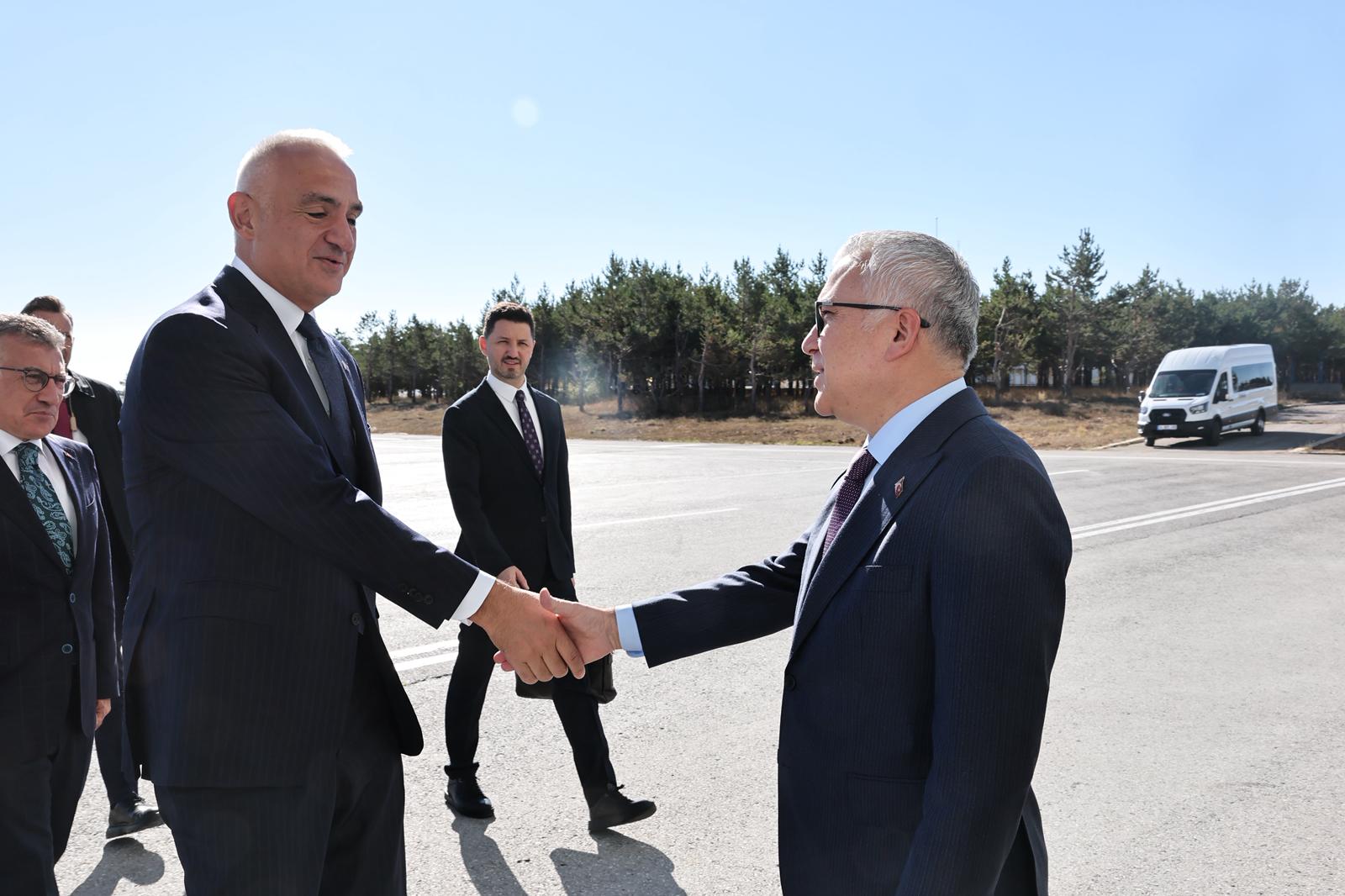 Kültür ve Turizm Bakanı Mehmet Nuri Ersoy Sivas'ta Kültür ve Turizm Bakanı Mehmet Nuri Ersoy Sivas'ta