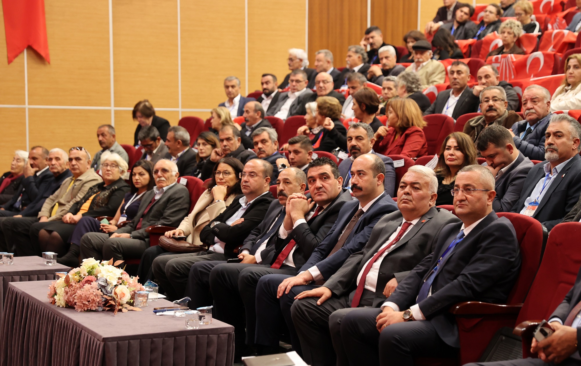 CHP Sivas'ta Delegelerin Oyuyla en çok oy alan Yılmaz Coşkun Başkan oldu