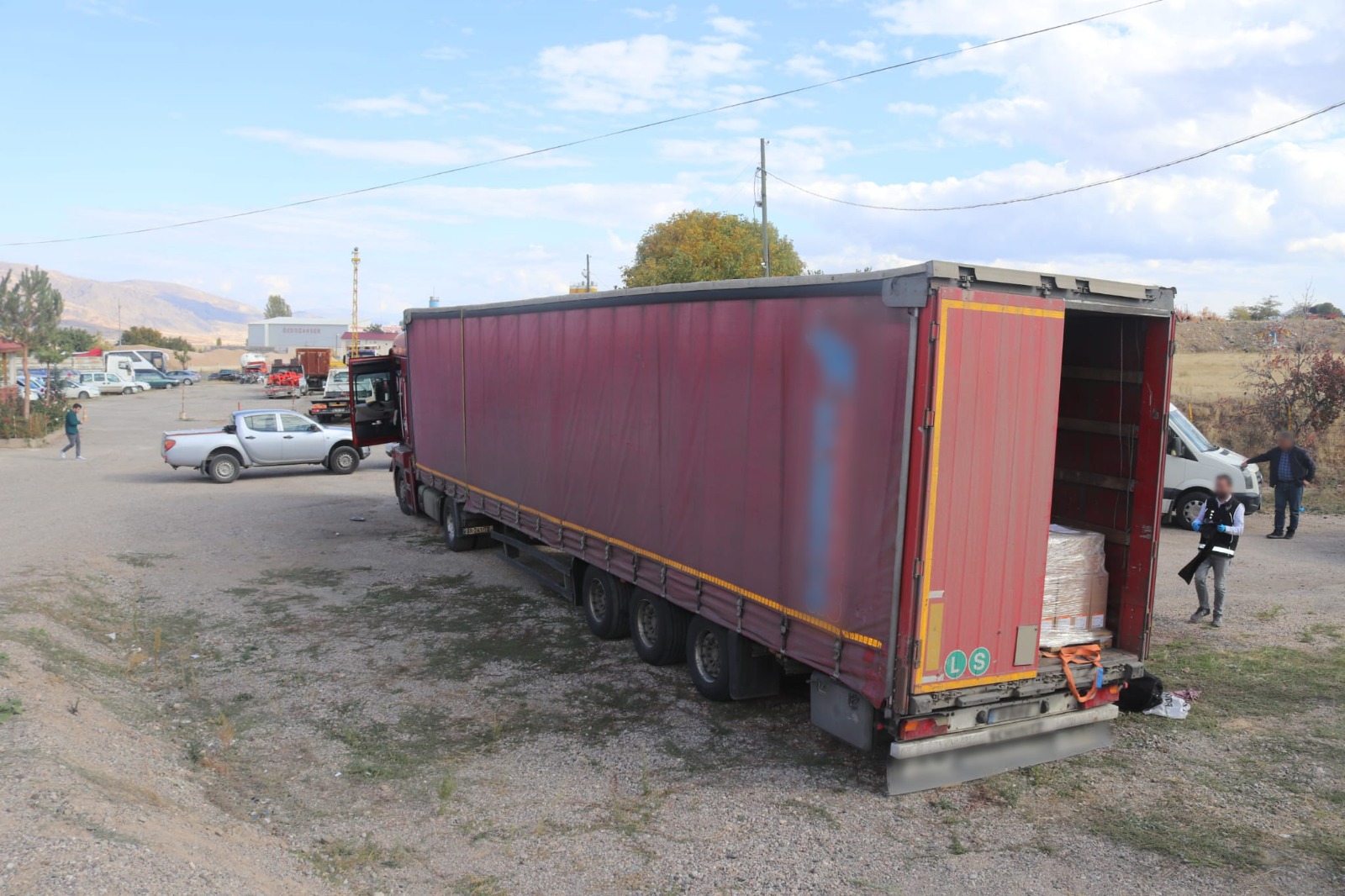 GÖÇMEN KAÇAKÇILIĞI VE DÜZENSİZ GÖÇ İLE MÜCADELE GÖÇMEN KAÇAKÇILIĞI VE DÜZENSİZ GÖÇ İLE MÜCADELE