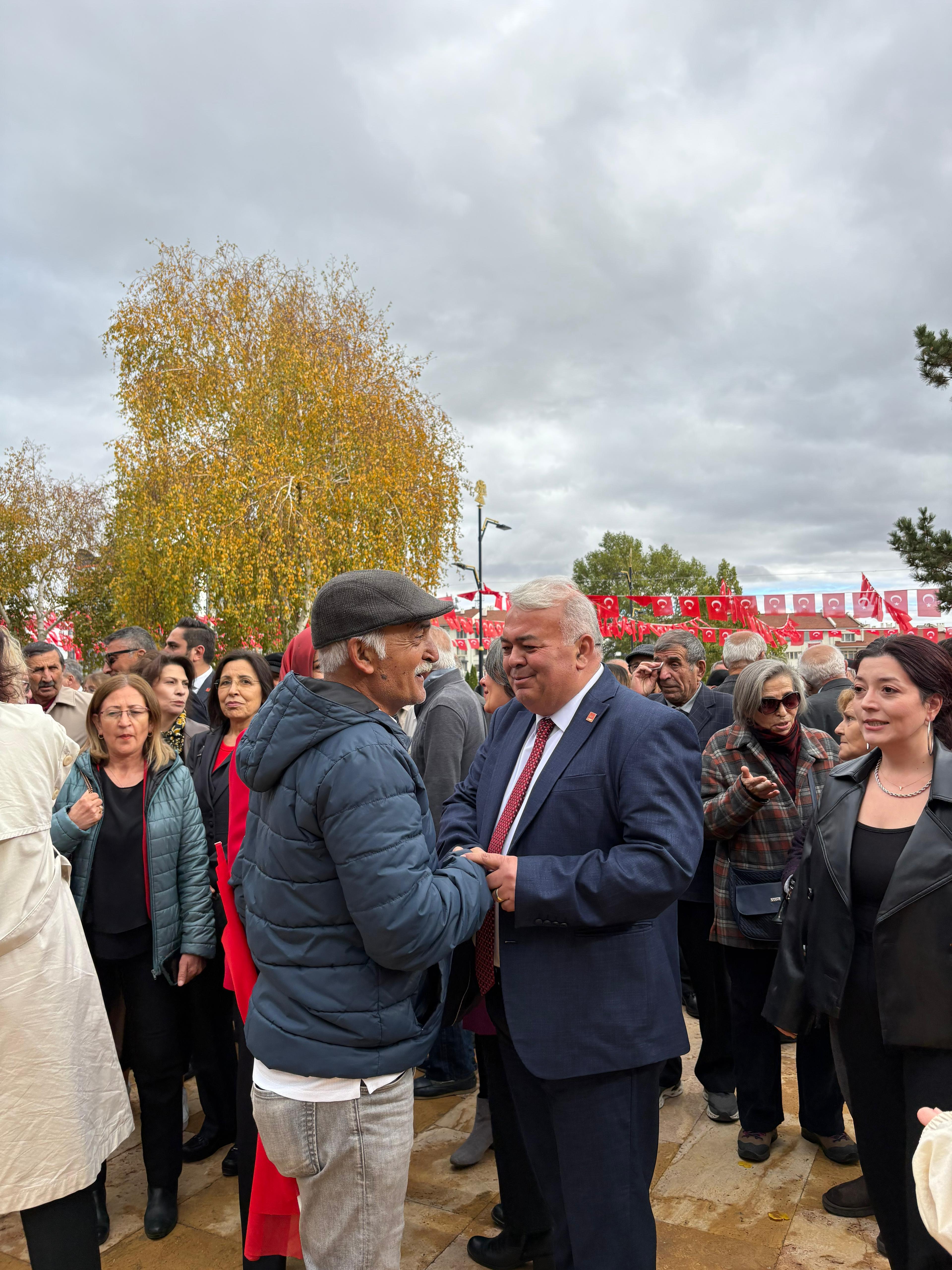 Yılmaz Coşkun"Hepimiz; bu büyük acıların ve yoklukların içinde savaşarak bize vatan yaratmış bir milletin torunlarıyız"