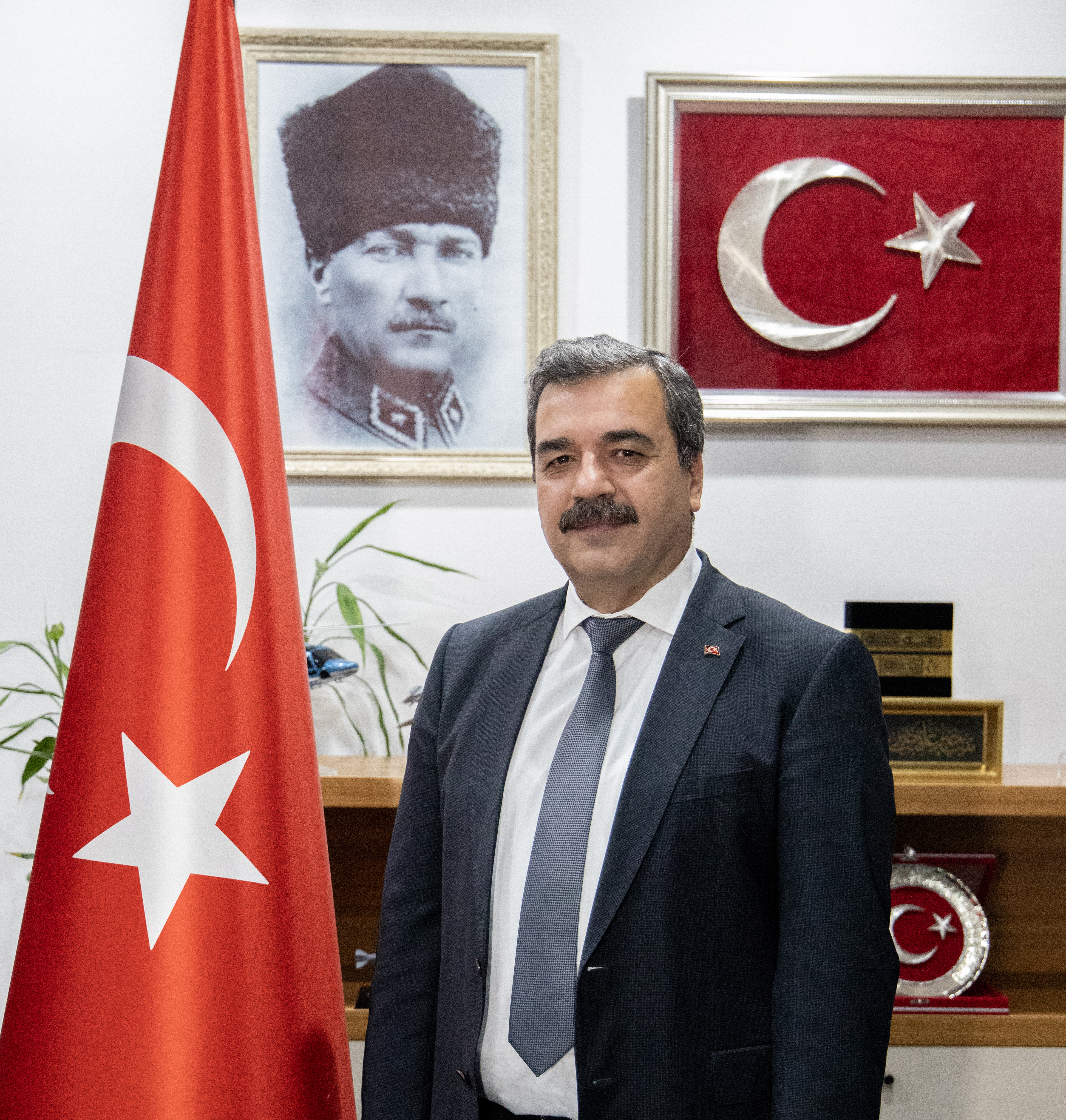 SİVAS BİLİM VE TEKNOLOJİ ÜNİVERSİTESİ REKTÖRÜ PROF. DR. MEHMET KUL’UN 10 KASIM ATATÜRK’Ü ANMA GÜNÜ MESAJI SİVAS BİLİM VE TEKNOLOJİ ÜNİVERSİTESİ REKTÖRÜ PROF. DR. MEHMET KUL’UN 10 KASIM ATATÜRK’Ü ANMA GÜNÜ MESAJI