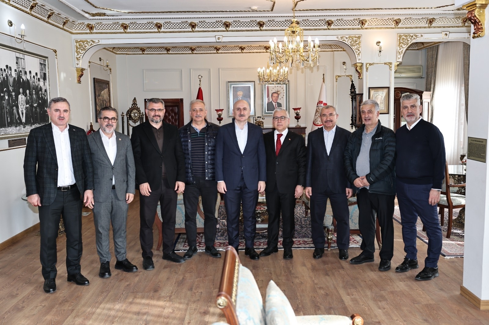 2016-2018 yılları arasında görev yapan eski Millî Savunma Bakanı ve 44. Türkiye Cumhuriyeti Başbakan Yardımcısı  Fikri Işık ve beraberindekiler Vali Yılmaz Şimşek'i ziyaret ettiler