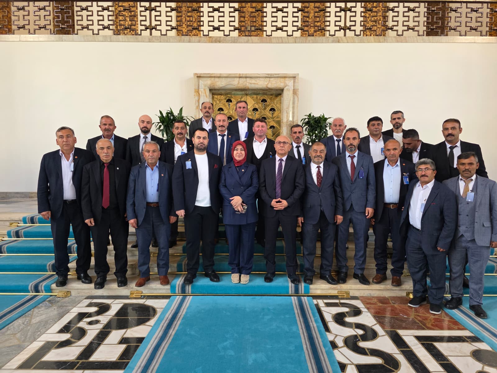 RUKİYE TOY, İLBEYLİ YÖRESİ MUHTARLARINI TBMM’DE MİSAFİR ETTİ RUKİYE TOY, İLBEYLİ YÖRESİ MUHTARLARINI TBMM’DE MİSAFİR ETTİ