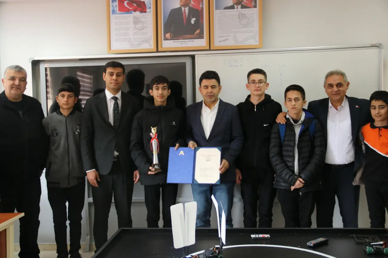 Bakan Yardımcısı Boyraz Gürün ve Altınyayla’da Okul Ziyaretlerinde Bulundu