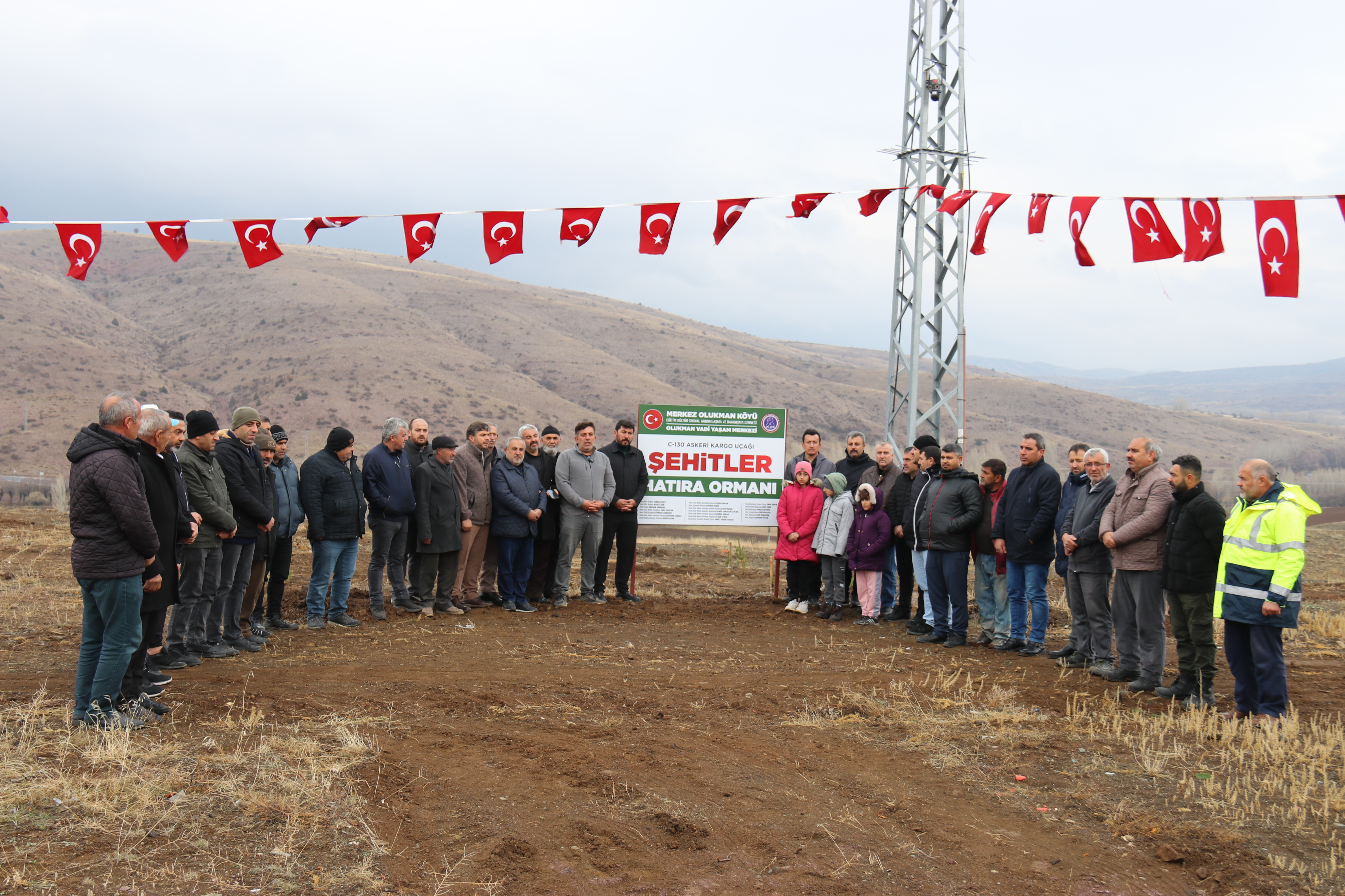 VADİ YAŞAM MERKEZİNDE ŞEHİTLERİN İSİMLERİ FİDANLARA VERİLDİ