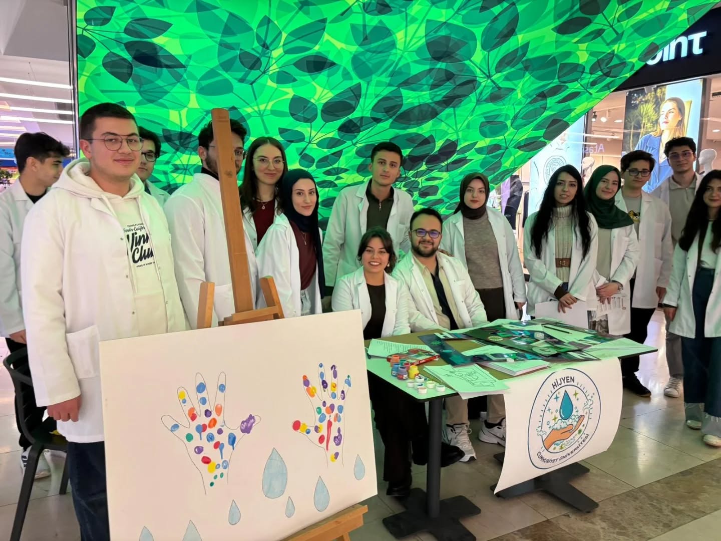 Tıp Fakültesi Öğrencilerinden Hijyen ve Bulaşıcı Hastalıklara Karşı Örnek Proje