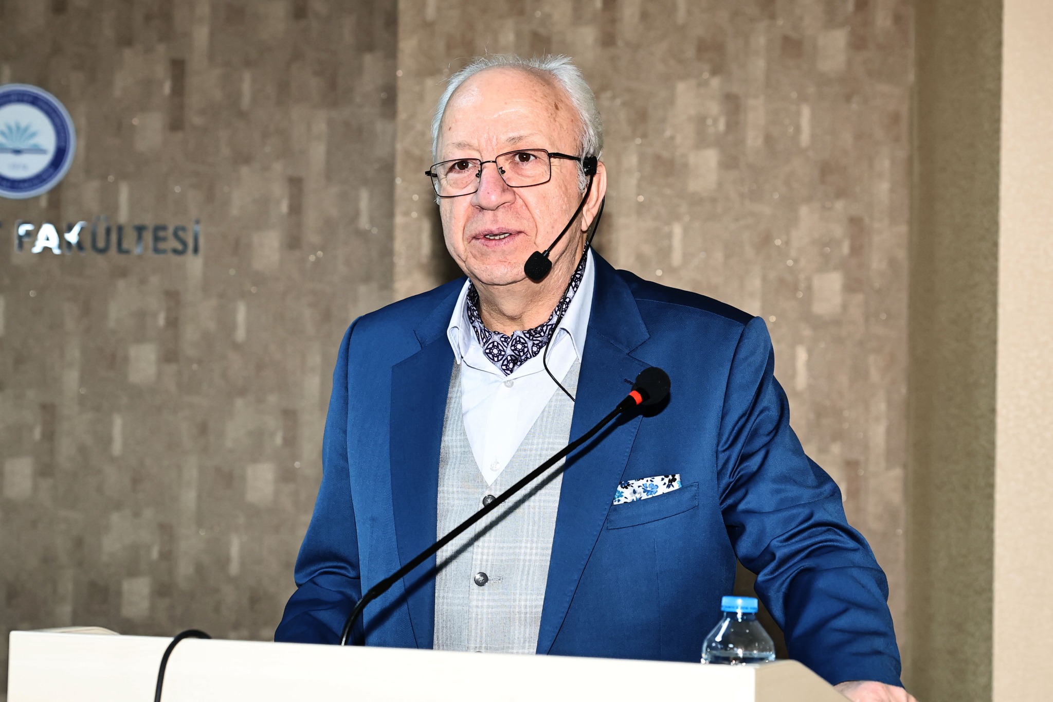 “Hayata 'EDEB'iyatla Hazırlanmak” konulu konferans düzenlendi