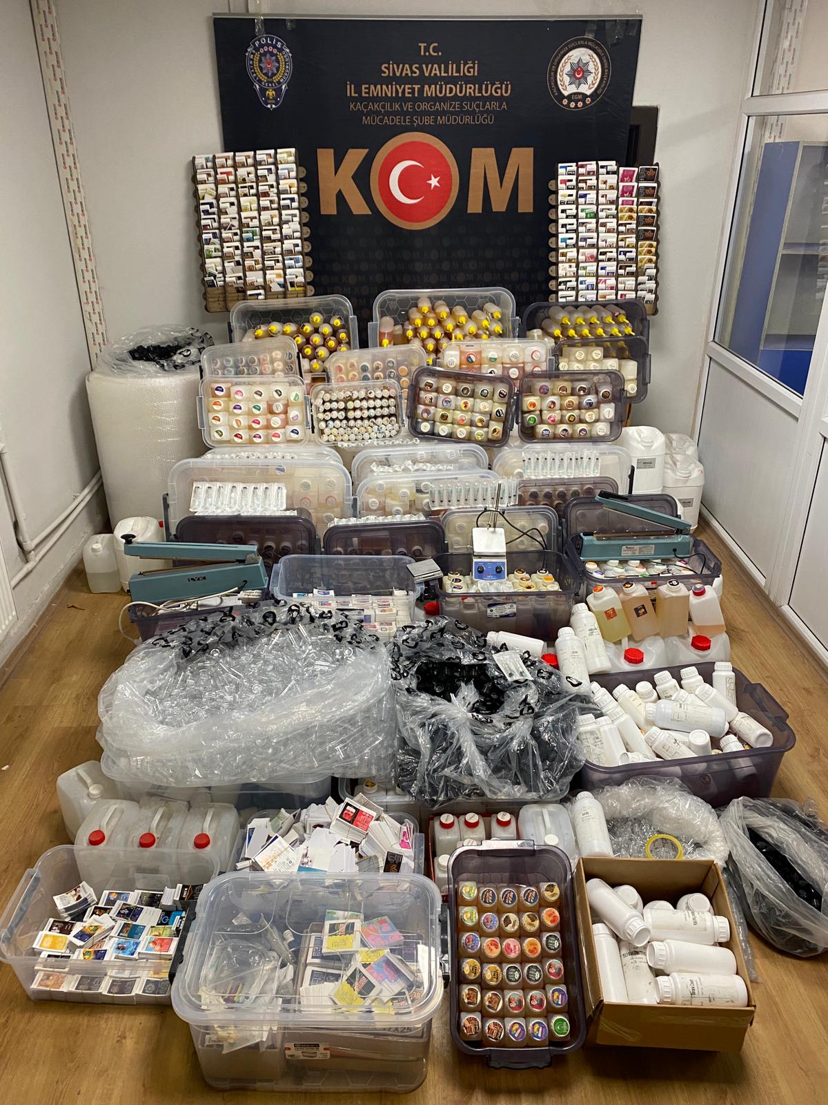 GEMEREK İLÇESİNDE ARANAN ŞAHIS YAKALANDI