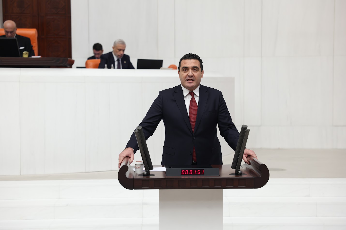 KARASU: MAYASINDA SÖKÜK OLANIN KARAKTERİ DİKİŞ TUTMAZ!