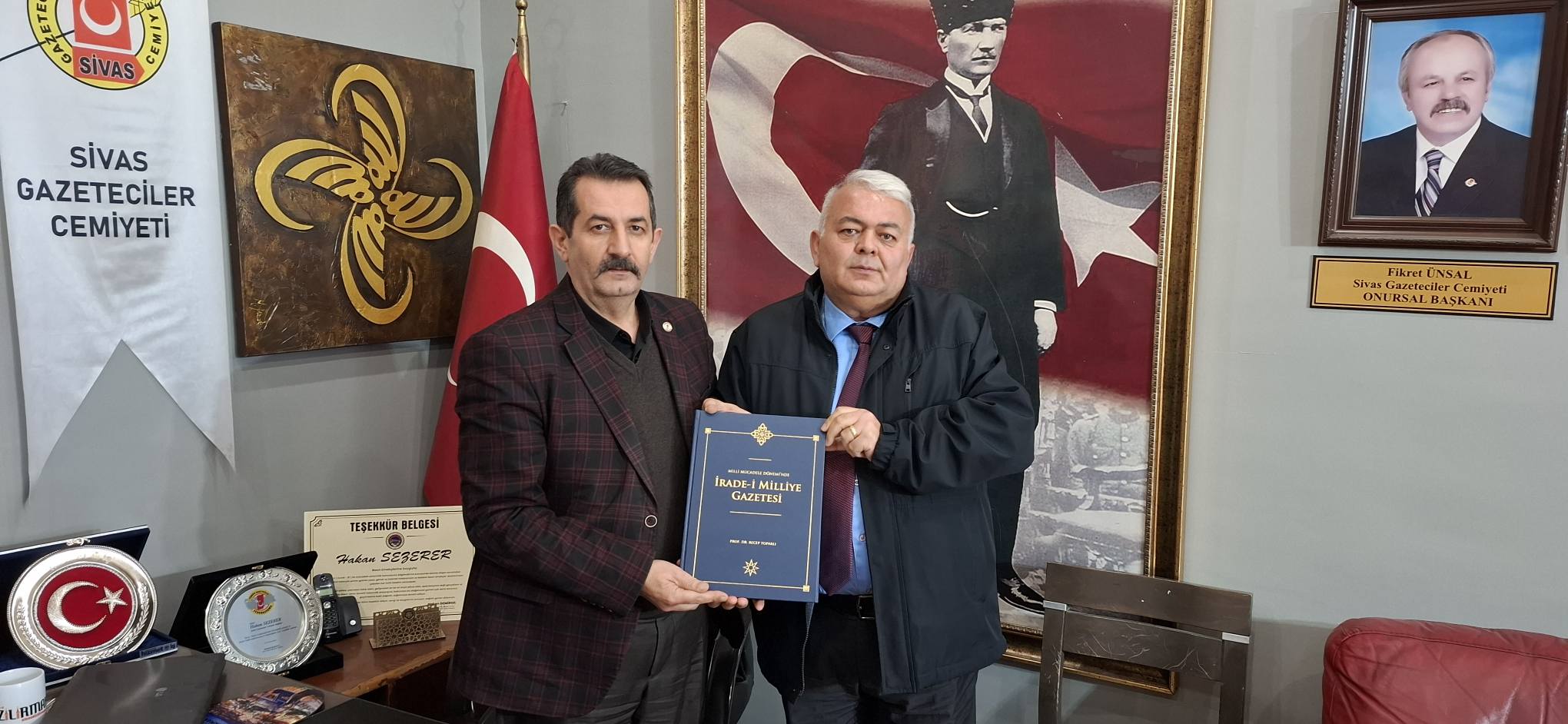 CHP Sivas İl Başkanı Yılmaz Coşkun ve Yönetiminden Sivas Gazeteciler Cemiyetine Gazeteciler Günü Ziyareti CHP Sivas İl Başkanı Yılmaz Coşkun ve Yönetiminden Sivas Gazeteciler Cemiyetine Gazeteciler Günü Ziyareti