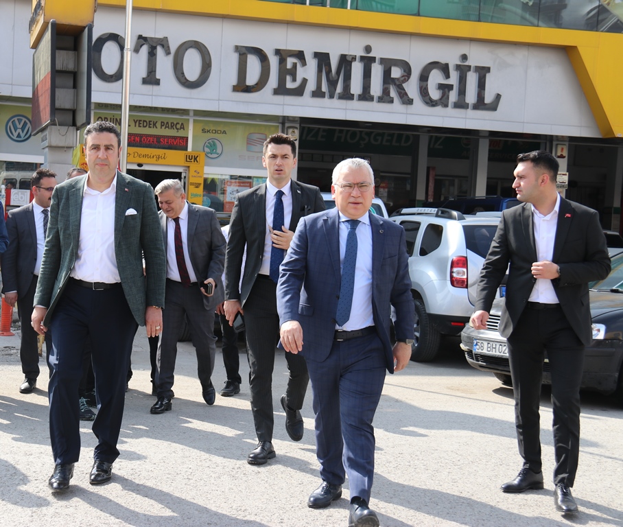 Vali Şimşek'in Sivas'ta kalması esnaf camiasını sevindirdi