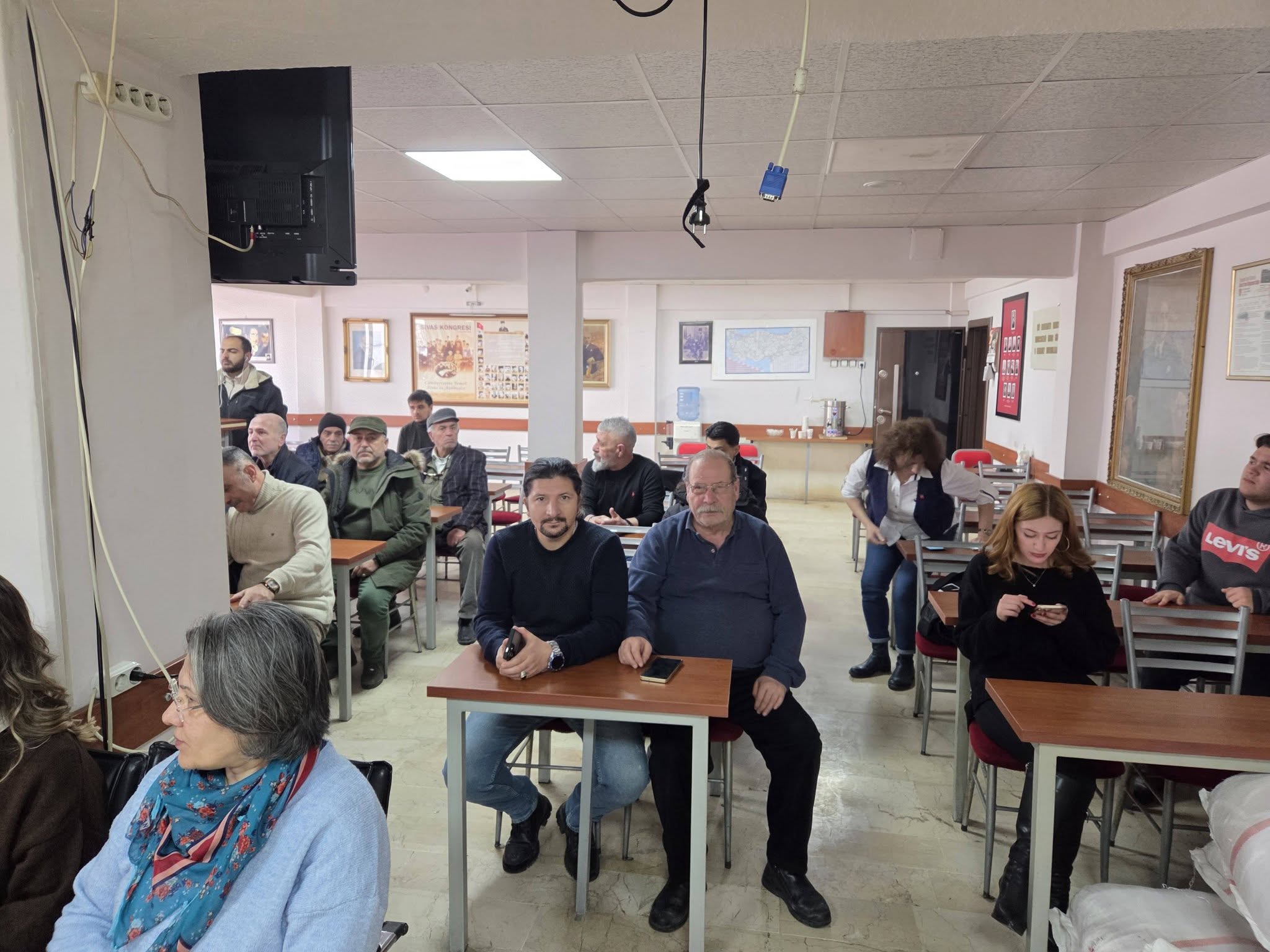 Baran Koçkanat"Bakan çocuğuna ayrı, milletin evladına ayrı işleyen bir düzendir" Baran Koçkanat"Bakan çocuğuna ayrı, milletin evladına ayrı işleyen bir düzendir"